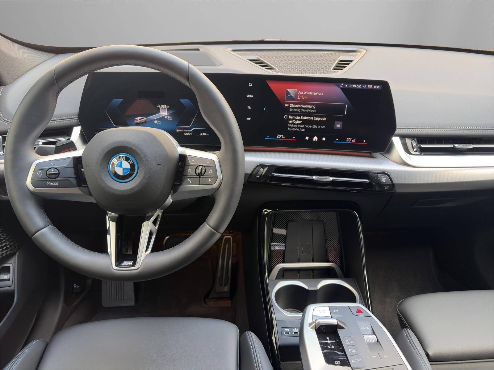 BMW iX1 30 xDrive M-SportPaket-image-12