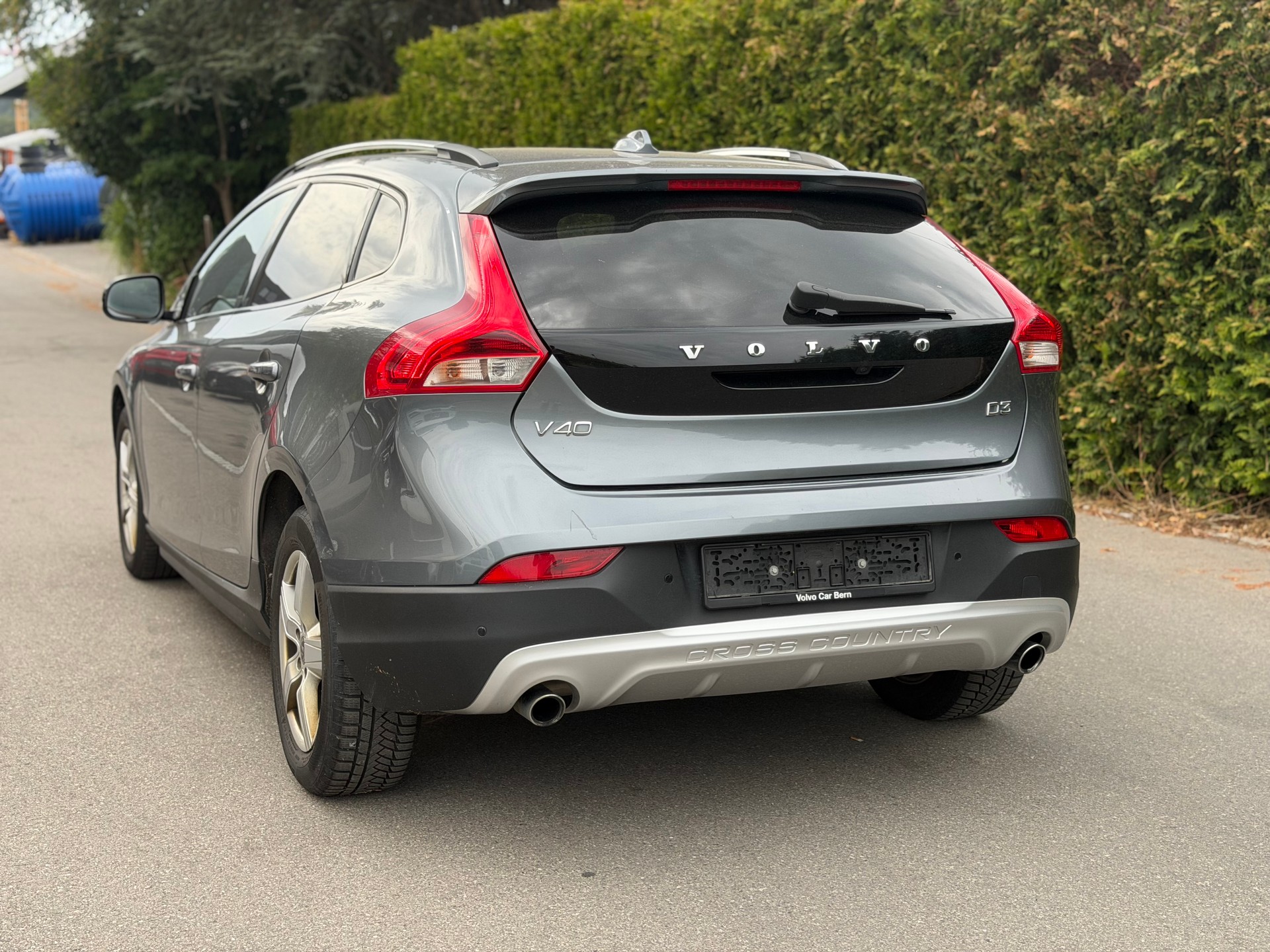 VOLVO V40 Cross Country D3 Kinetic Geartronic-image-3