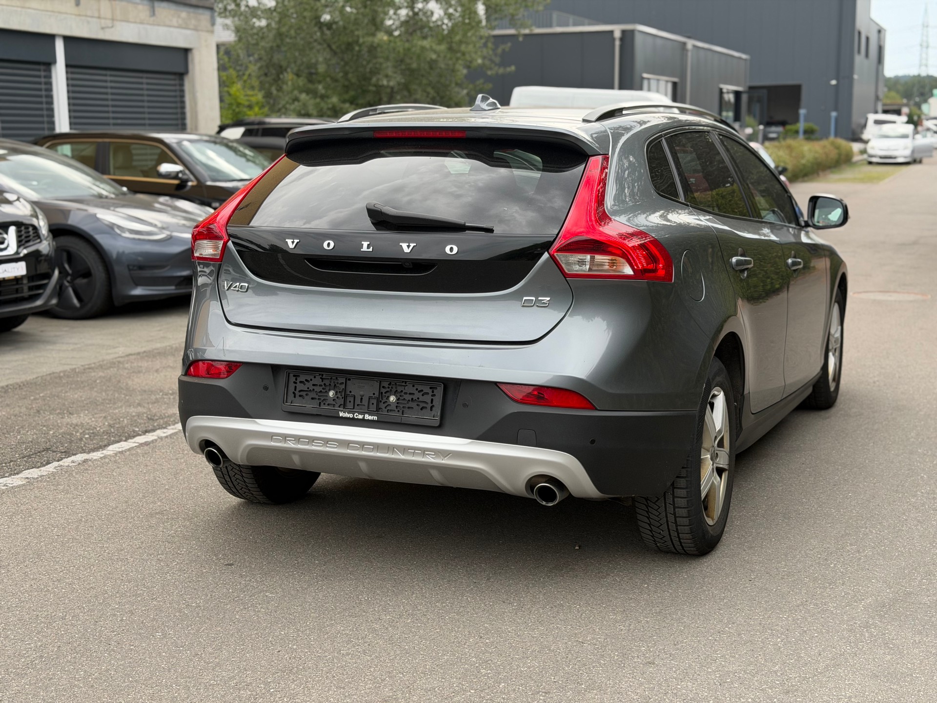 VOLVO V40 Cross Country D3 Kinetic Geartronic-image-4