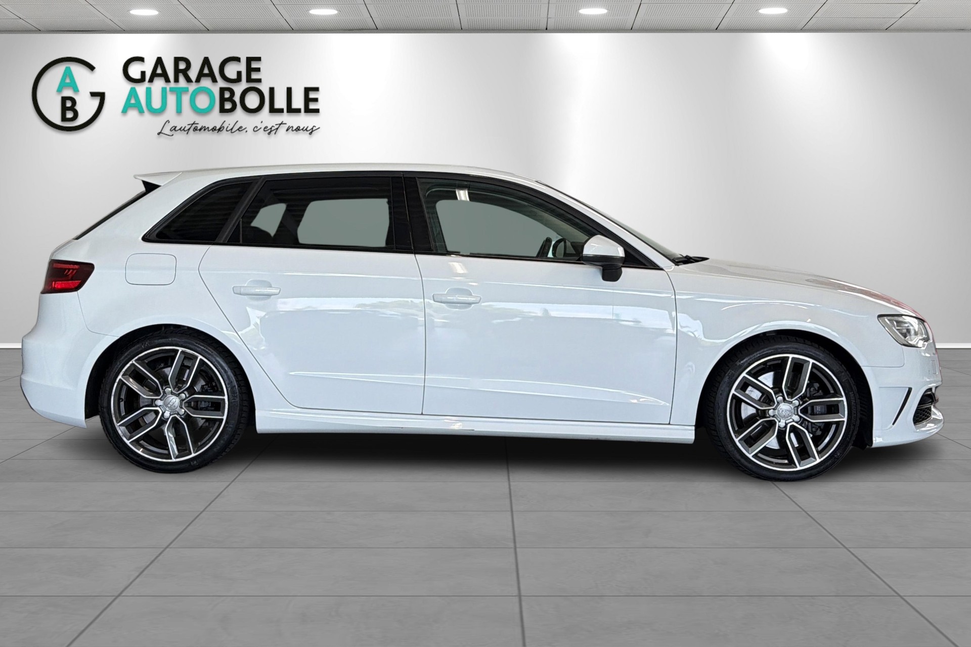 AUDI S3 Sportback 2.0 TFSI quattro S-tronic-image-2