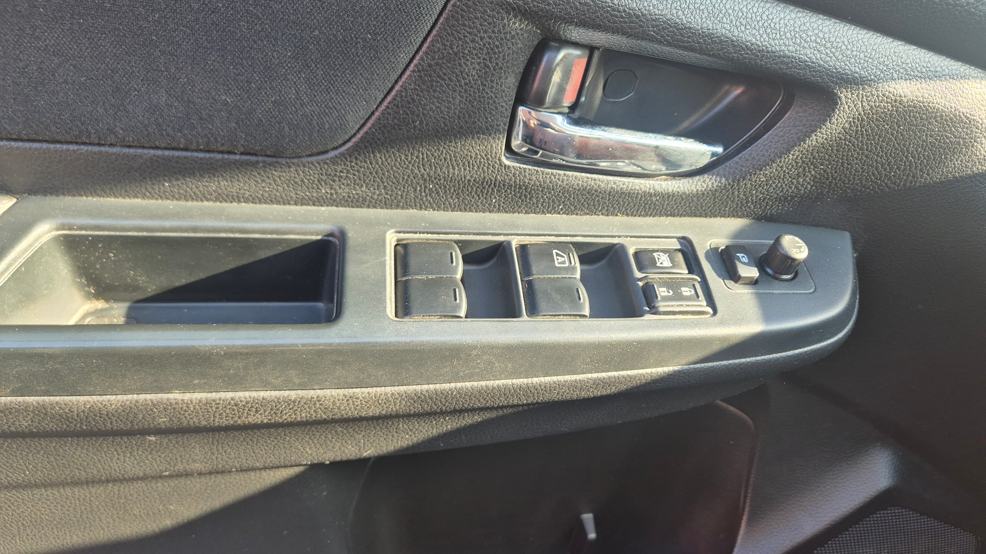 SUBARU XV 2.0 Swiss Two AWD CVT-image-8