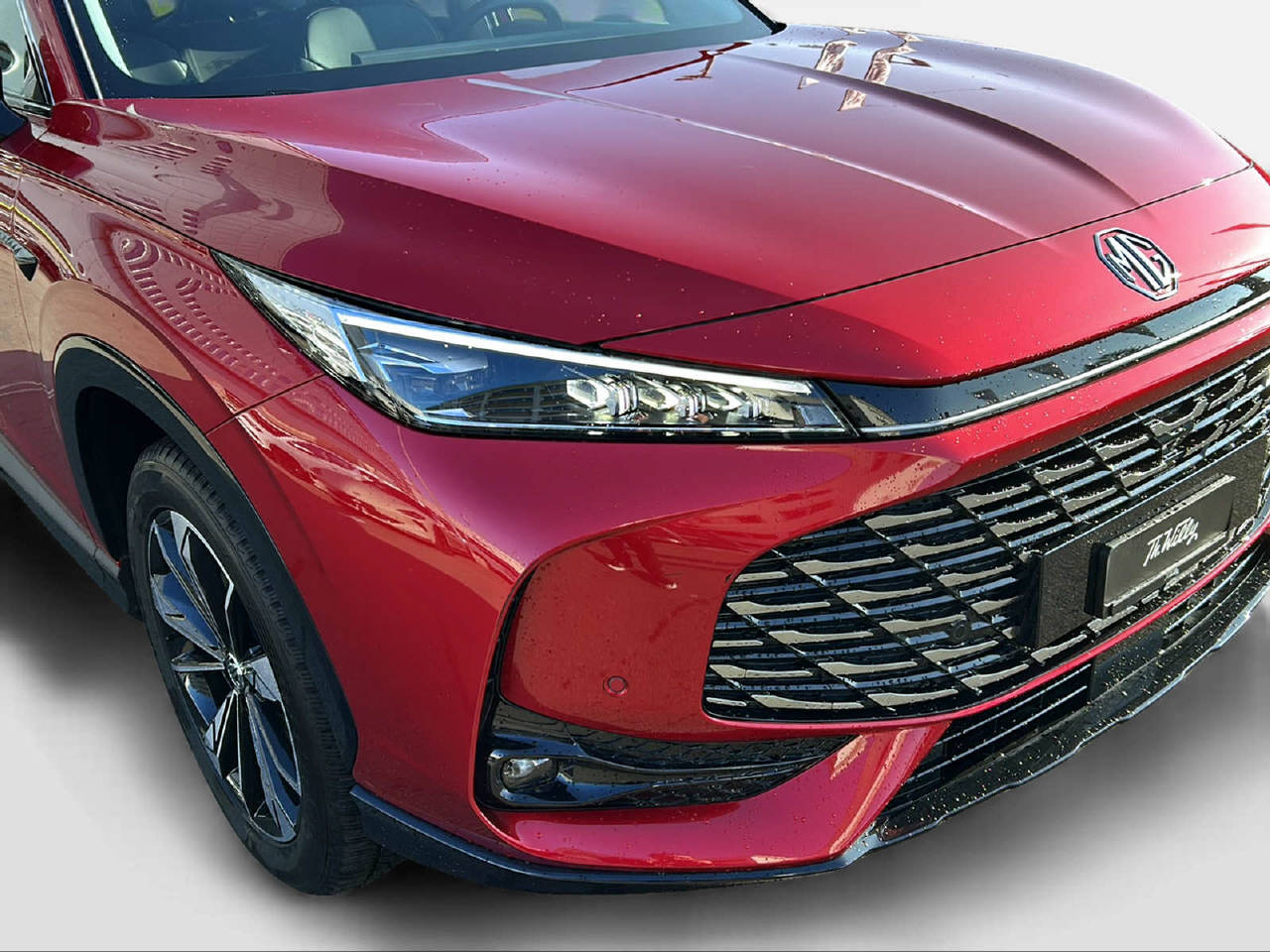MG HS 1.5 Hybrid Luxury-showroom-element-2