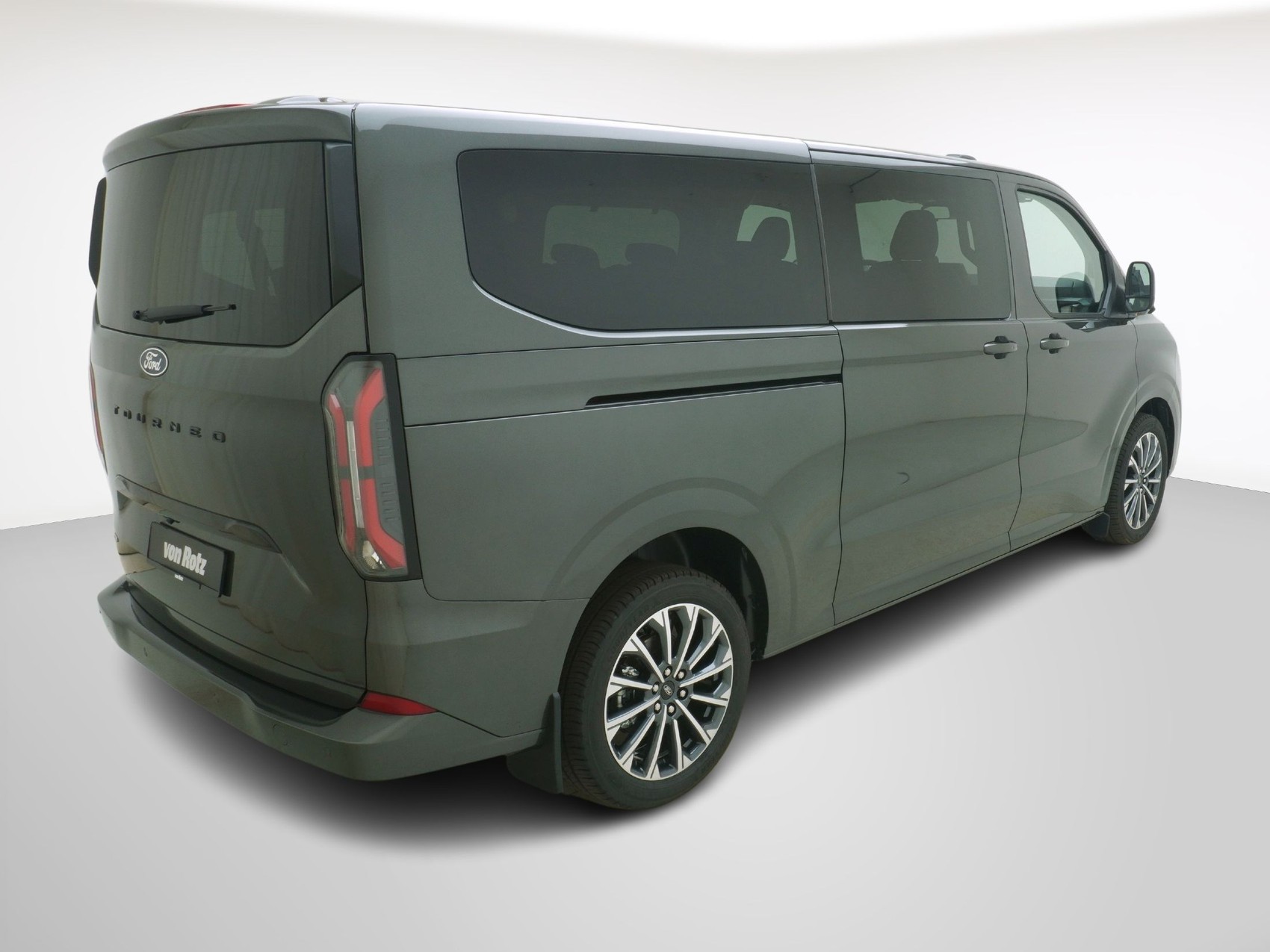 FORD Tourneo Custom L2 2.5 Plug-in-Hybrid Titanium X-image-5