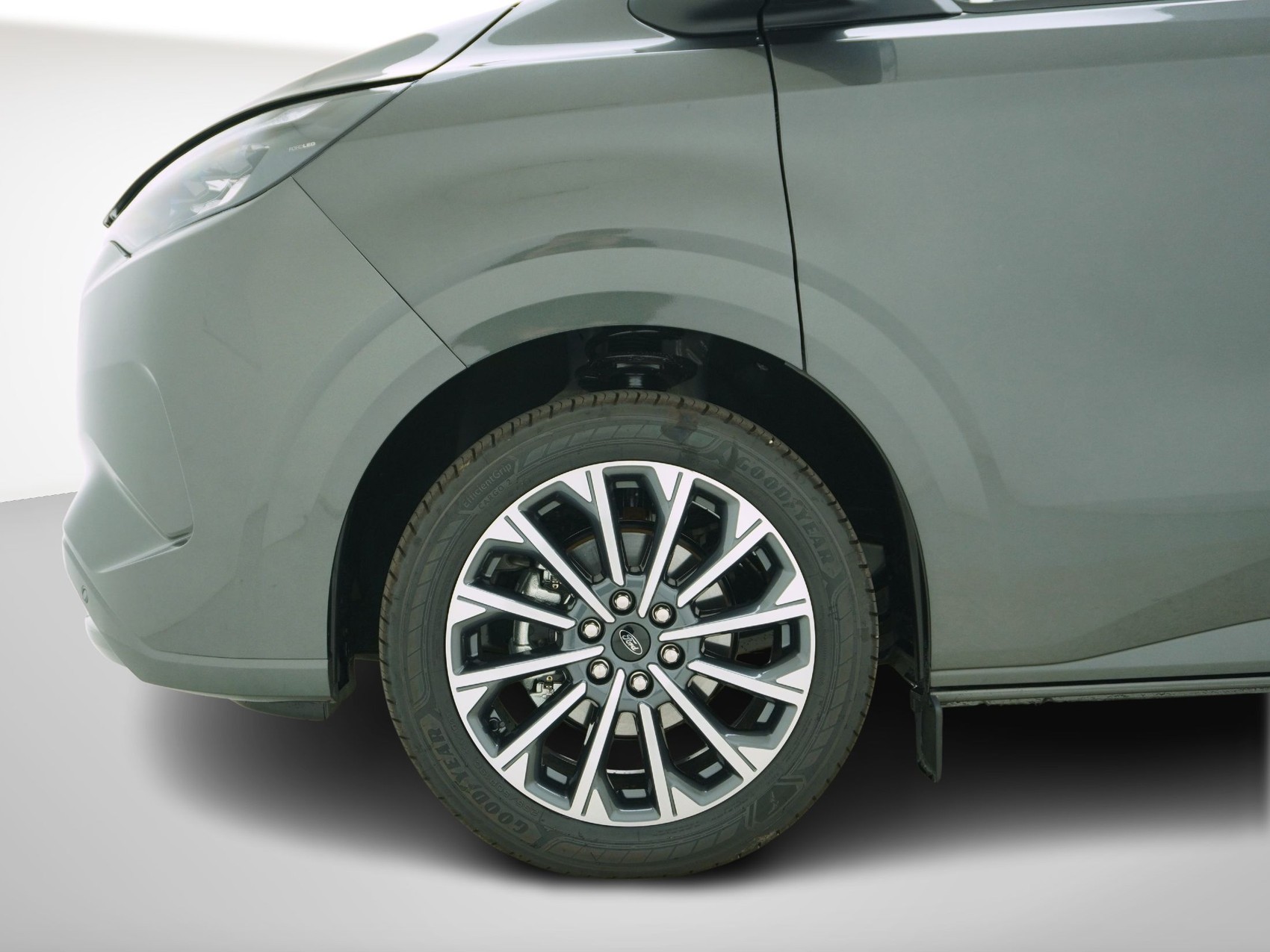 FORD Tourneo Custom L2 2.5 Plug-in-Hybrid Titanium X-image-9