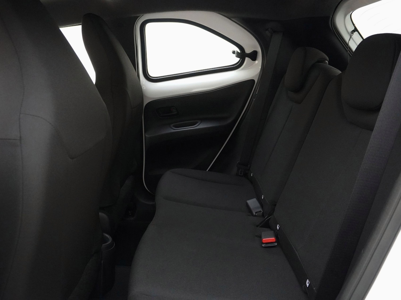 TOYOTA Aygo X 1.0 VVT-i Comfort ** 8-Fach Bereift **-image-8