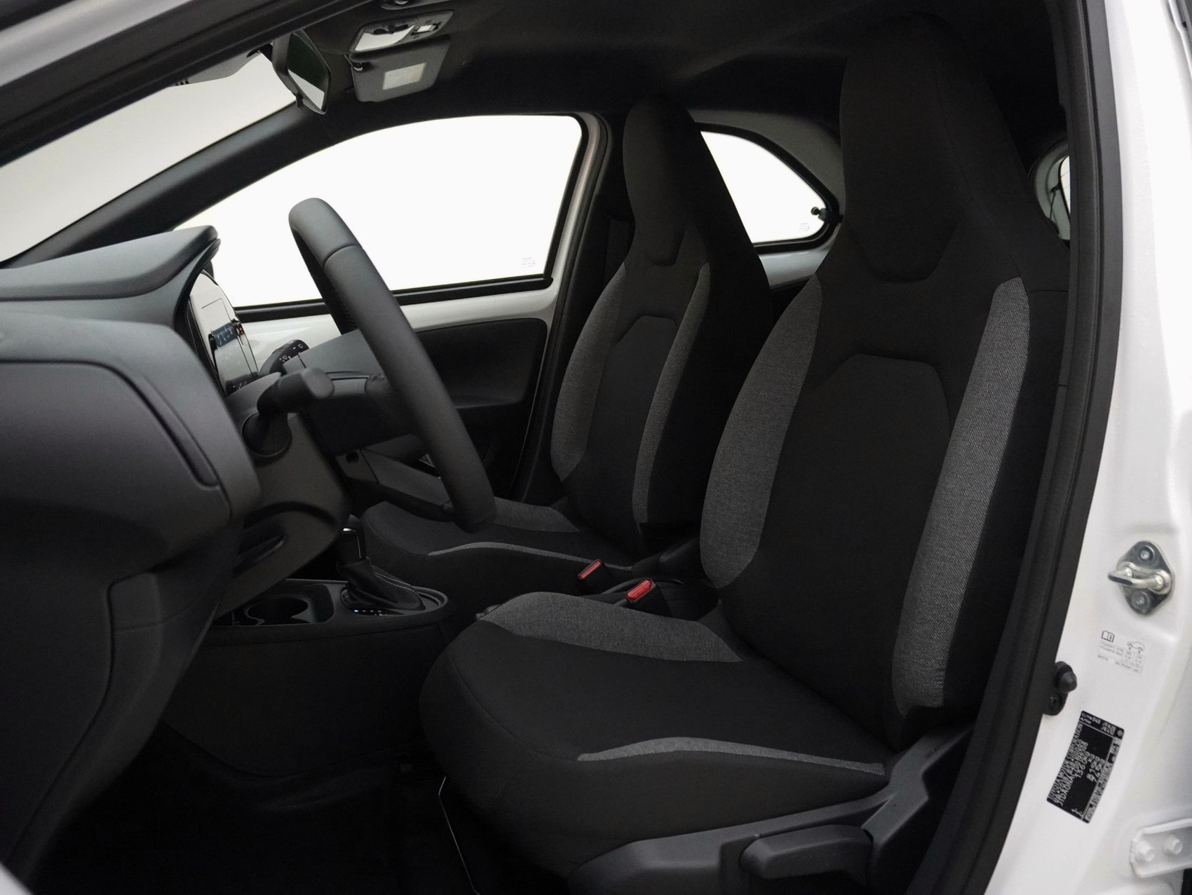 TOYOTA Aygo X 1.0 VVT-i Comfort ** 8-Fach Bereift **-image-17