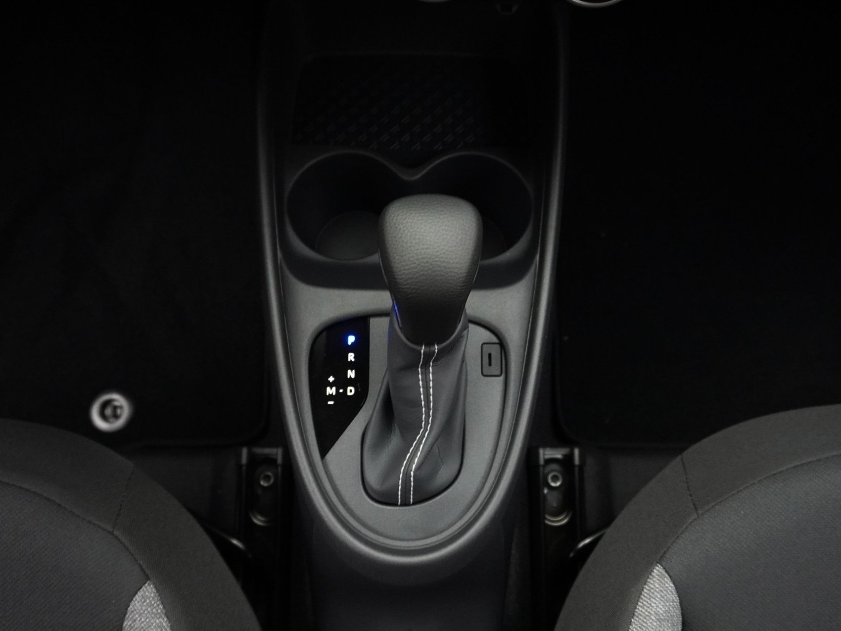 TOYOTA Aygo X 1.0 VVT-i Comfort ** 8-Fach Bereift **-image-16