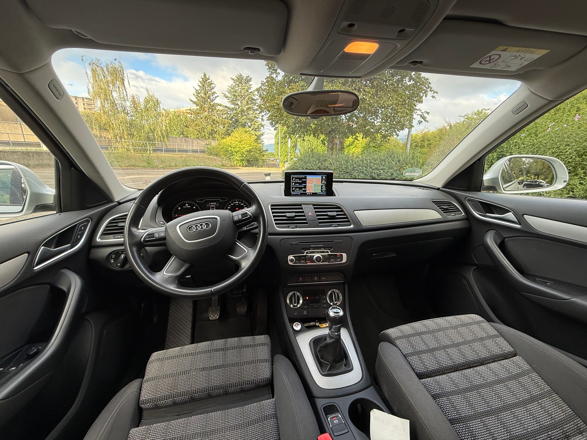 AUDI Q3 2.0 TDI-image-4