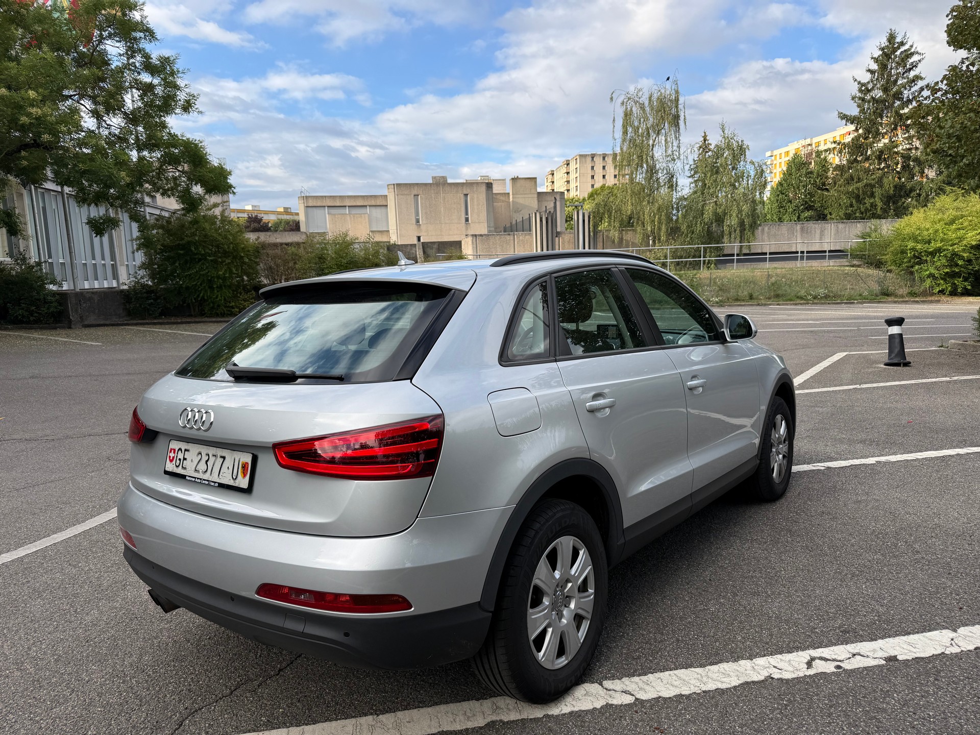 AUDI Q3 2.0 TDI-image-2