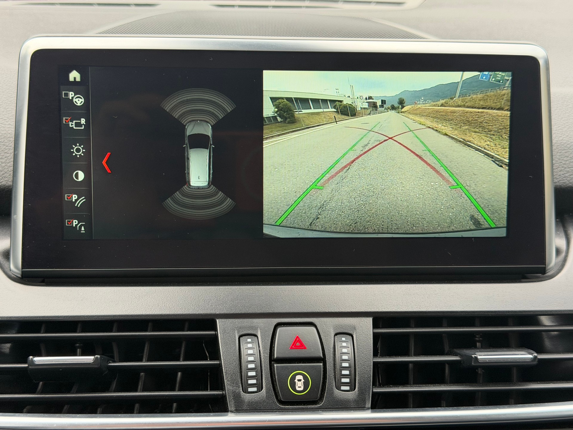 BMW 218d xDrive Gran Tourer Steptronic Sport Line-image-15