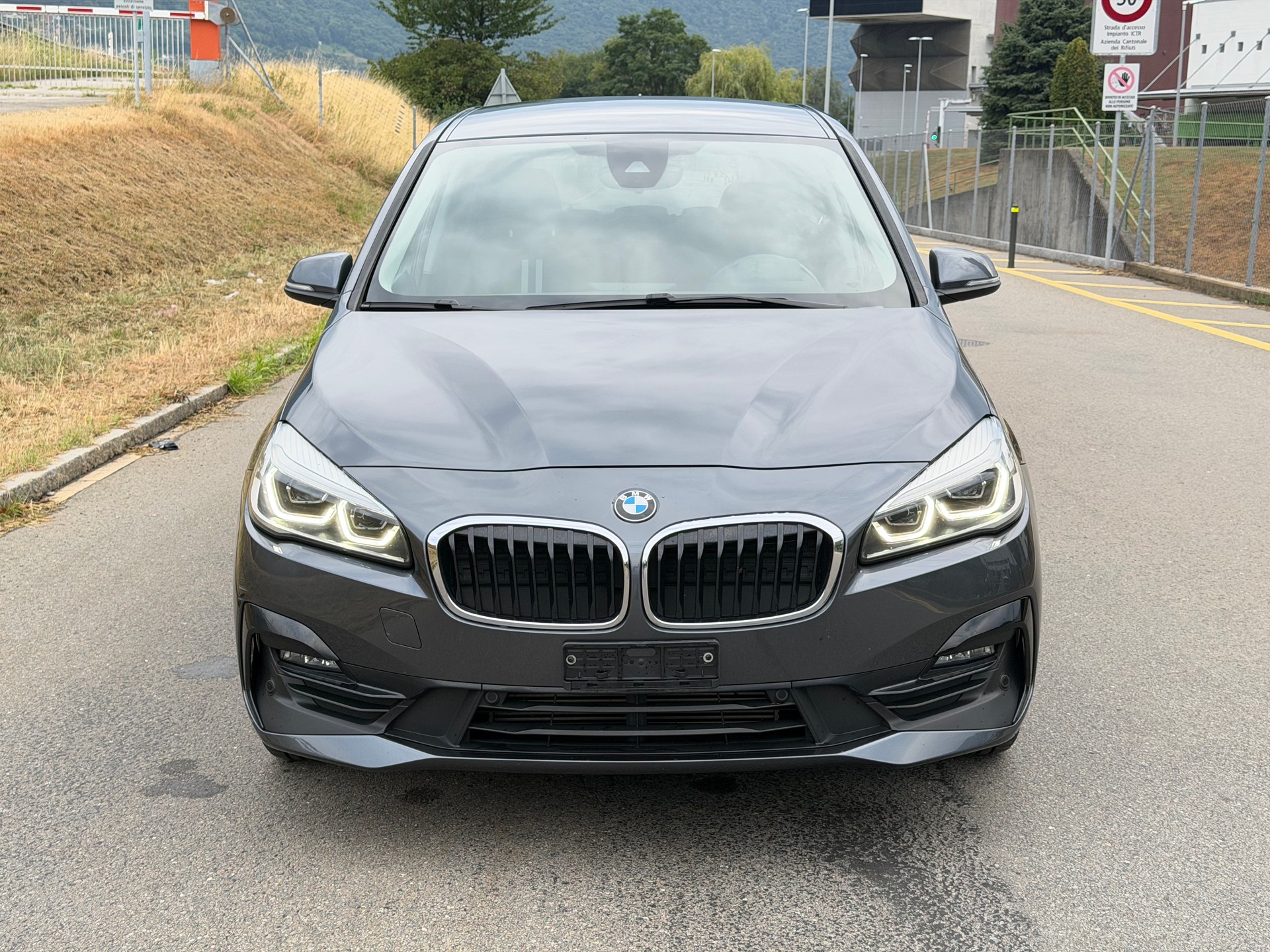 BMW 218d xDrive Gran Tourer Steptronic Sport Line-image-4