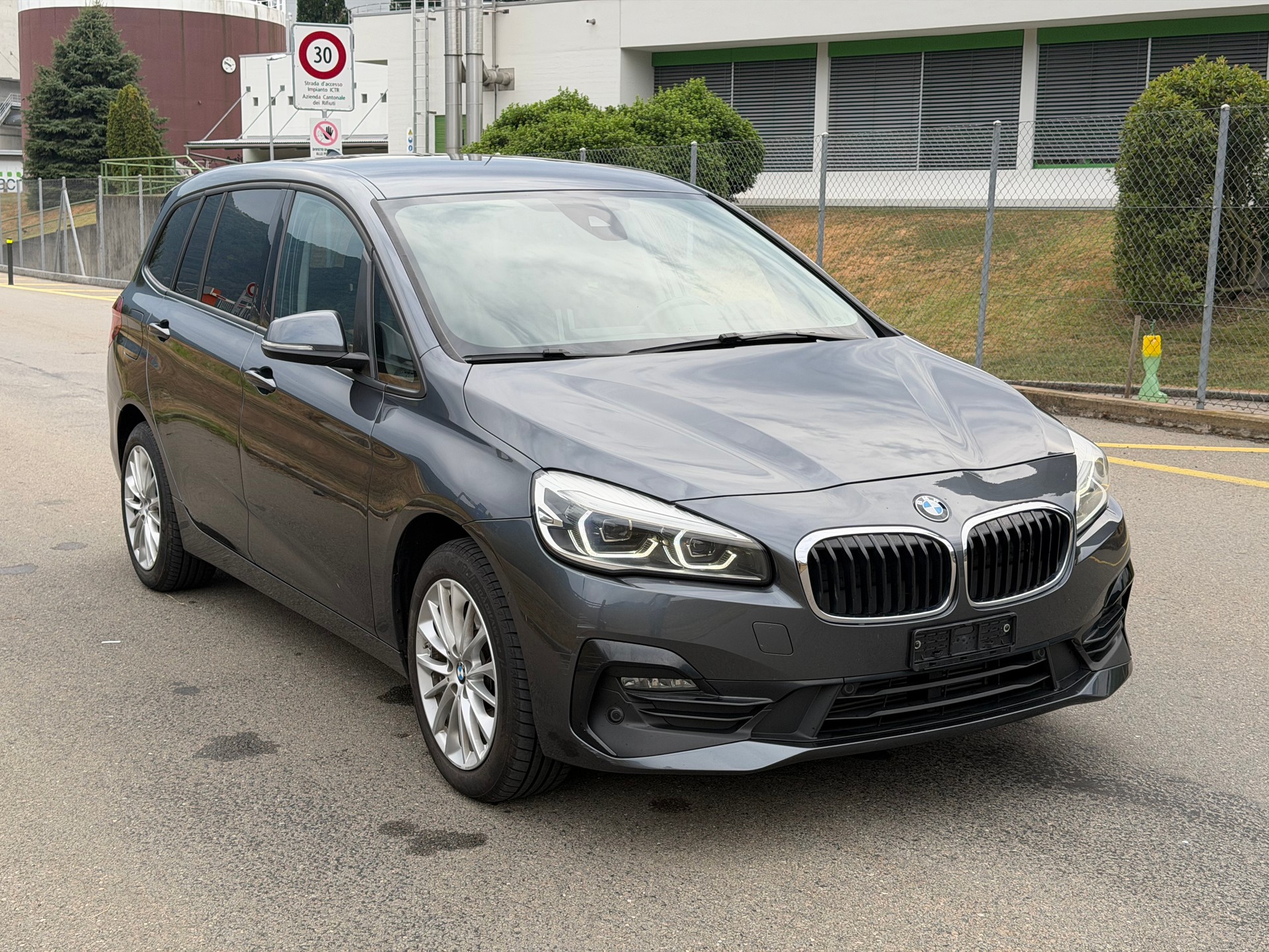 BMW 218d xDrive Gran Tourer Steptronic Sport Line-image-3
