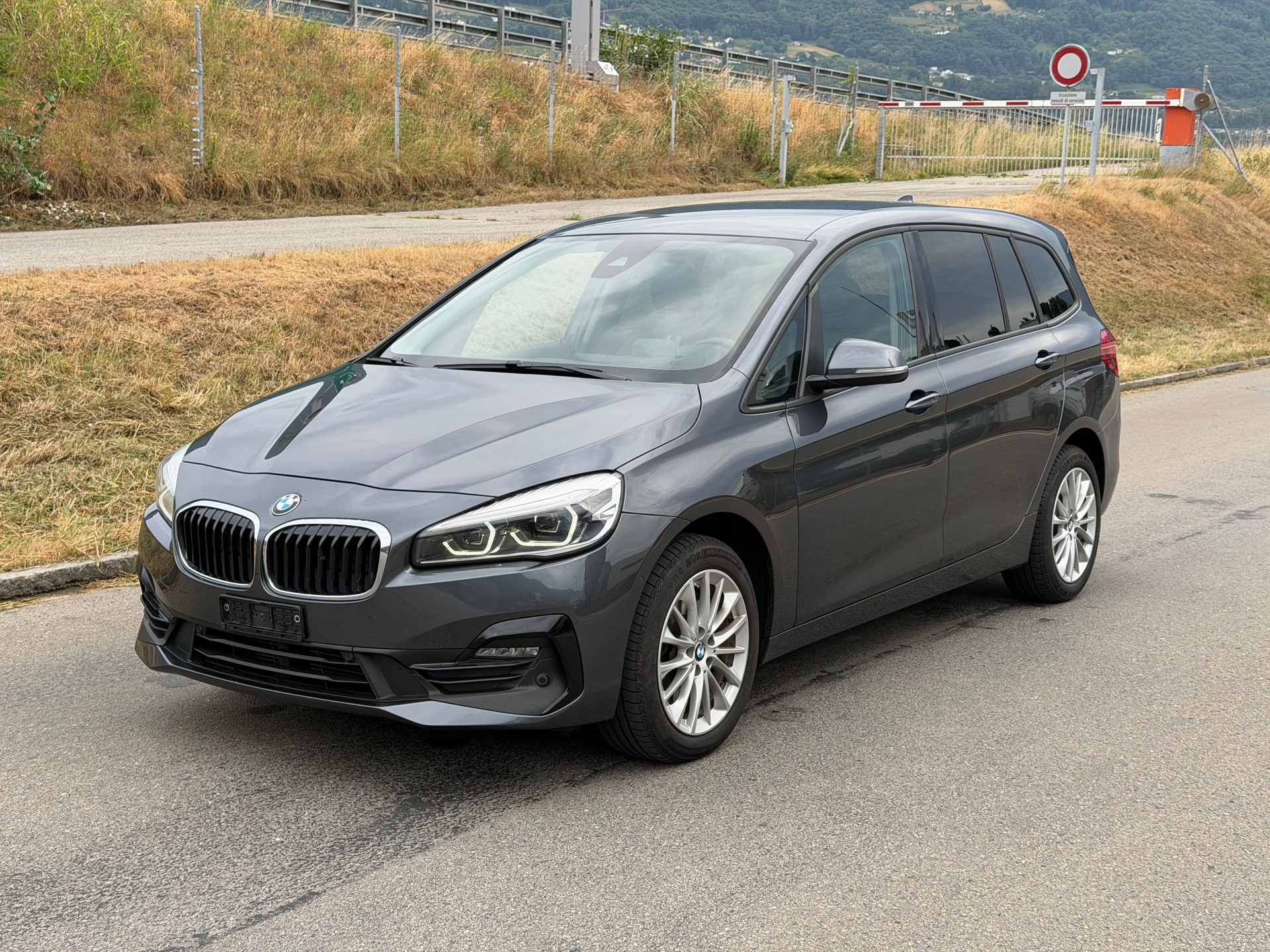 BMW 218d xDrive Gran Tourer Steptronic Sport Line-image-0