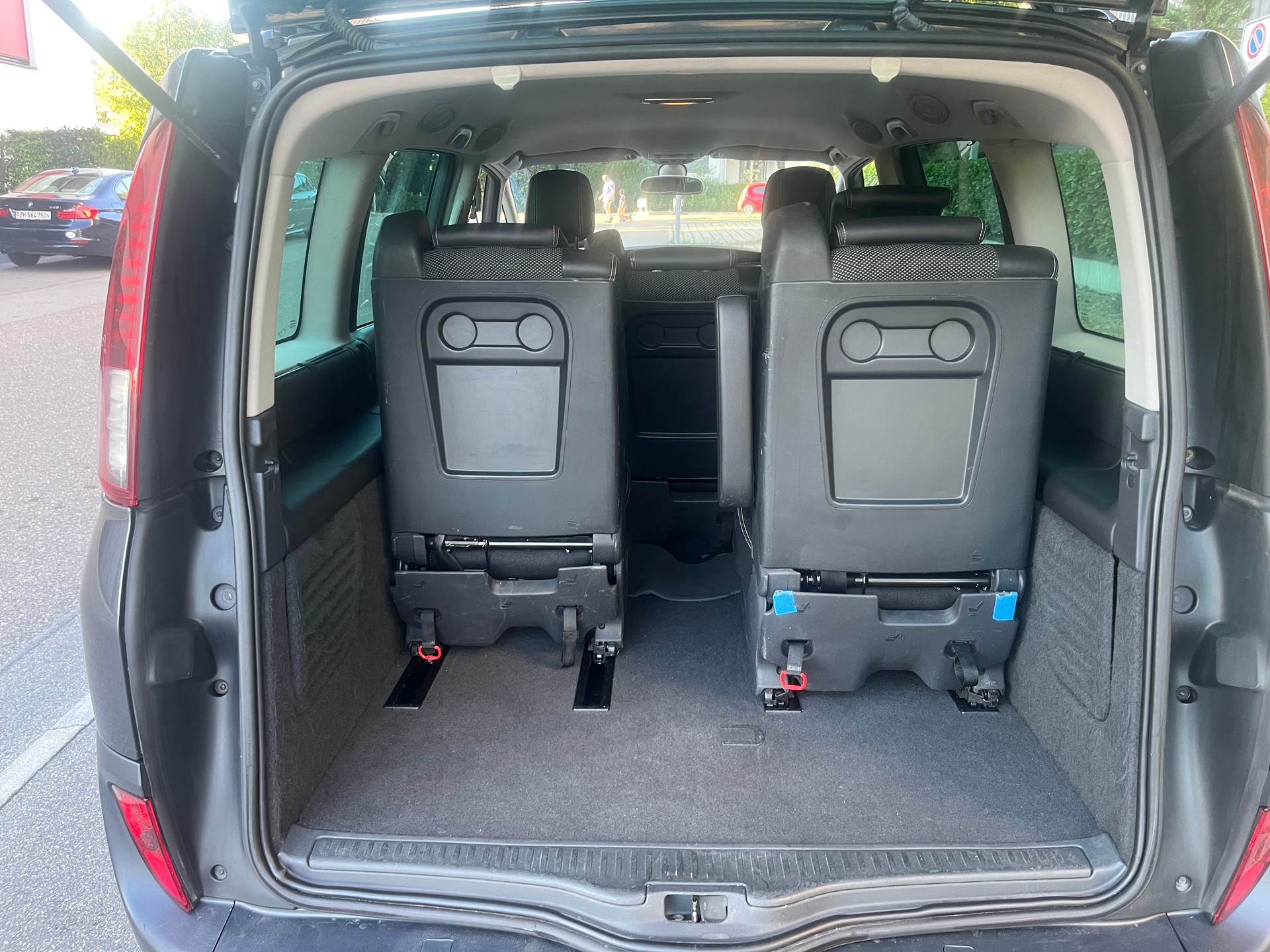 RENAULT Espace 2.0 dCi Dynamique Automatic-image-5
