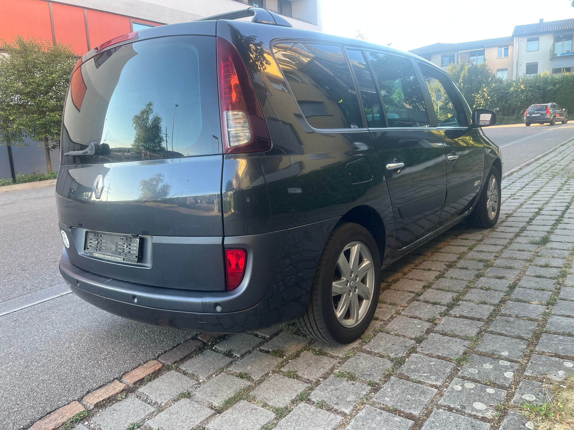 RENAULT Espace 2.0 dCi Dynamique Automatic-image-3