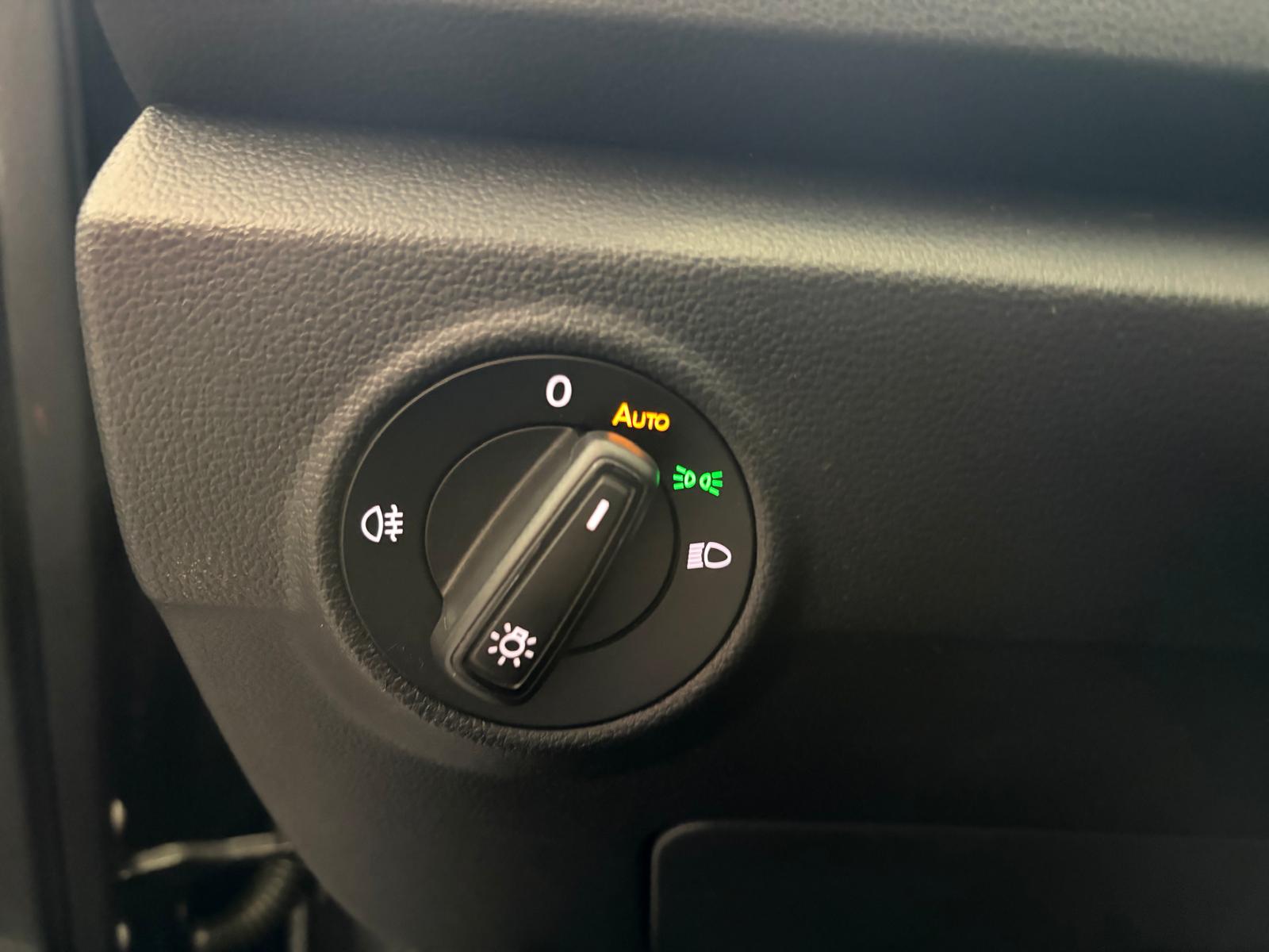 VW T-Roc 1.0 TSI Advance - Attelage - Service du jour-image-10
