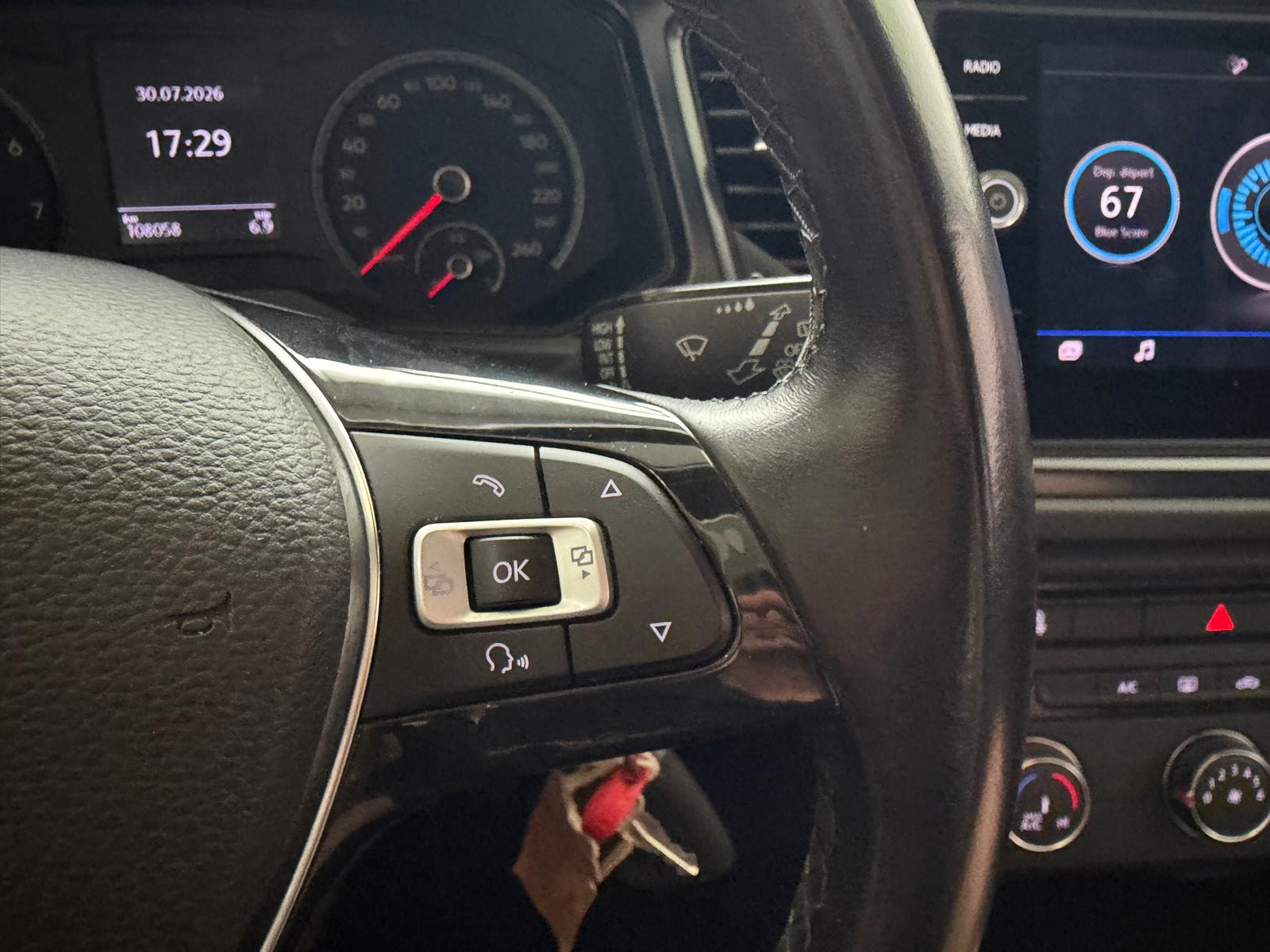 VW T-Roc 1.0 TSI Advance - Attelage - Service du jour-image-13
