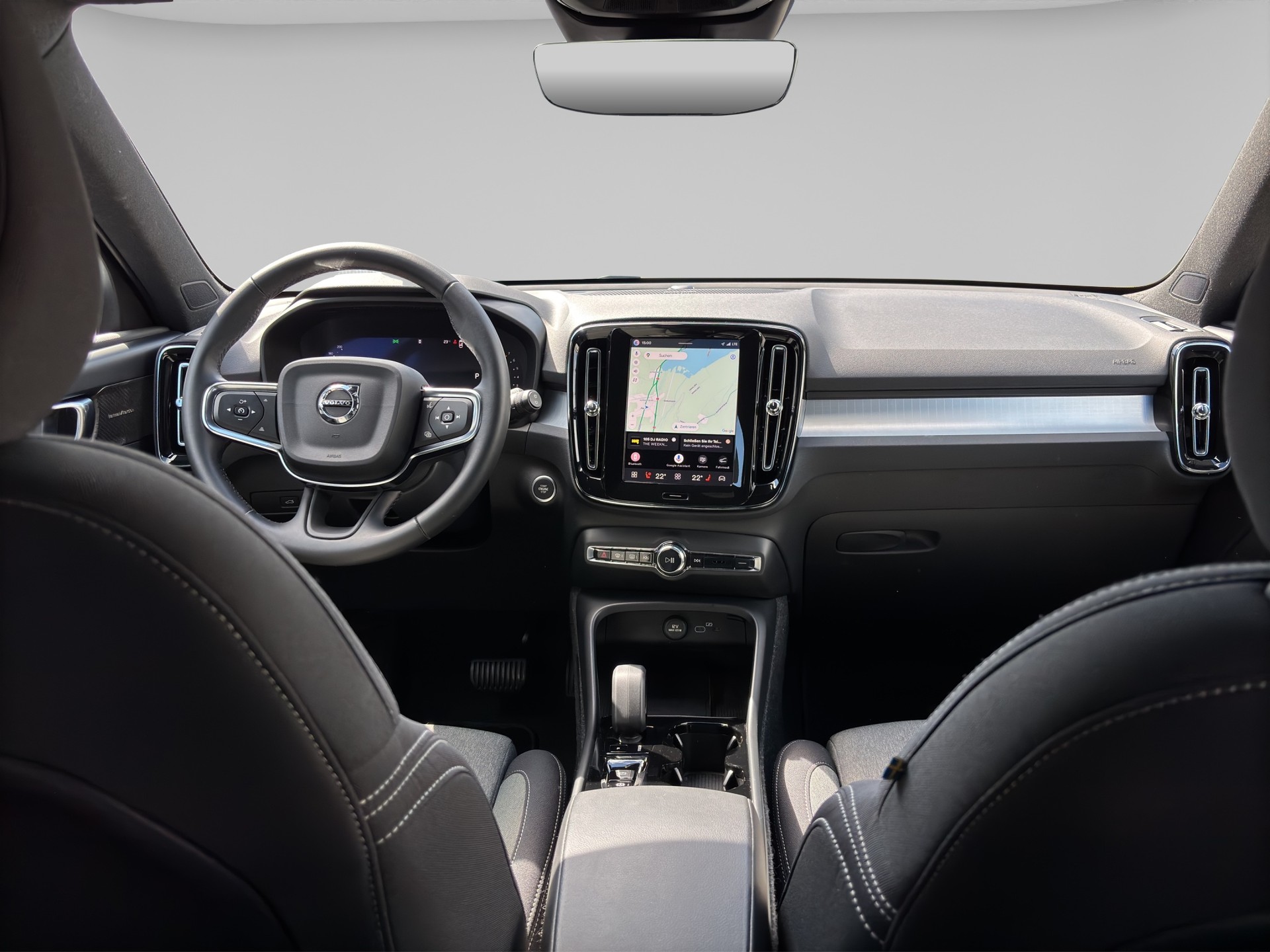 VOLVO XC40 2.0 B3 MH Plus Dark-image-10