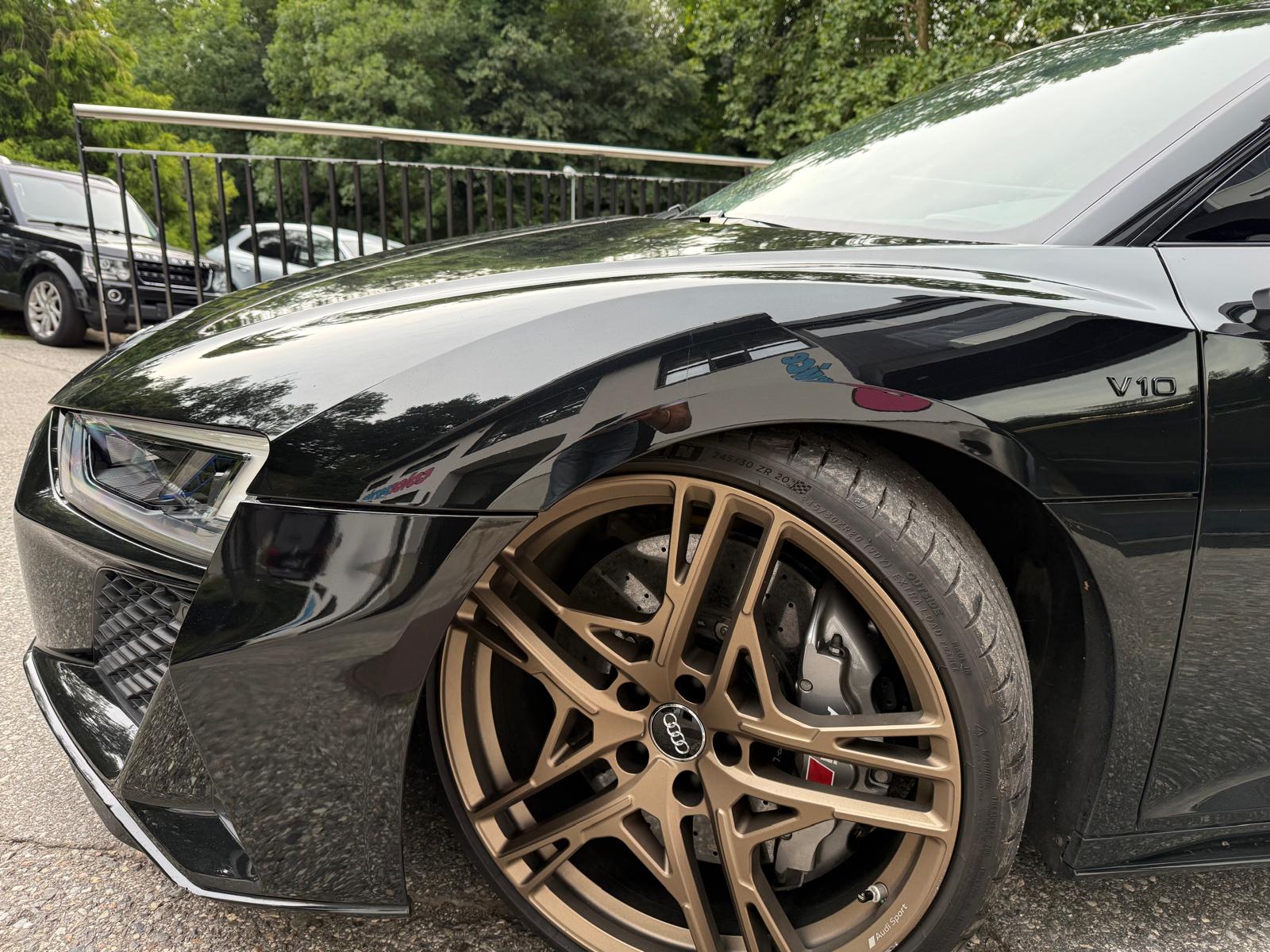 AUDI R8 Coupé performance S-Tronic-image-14