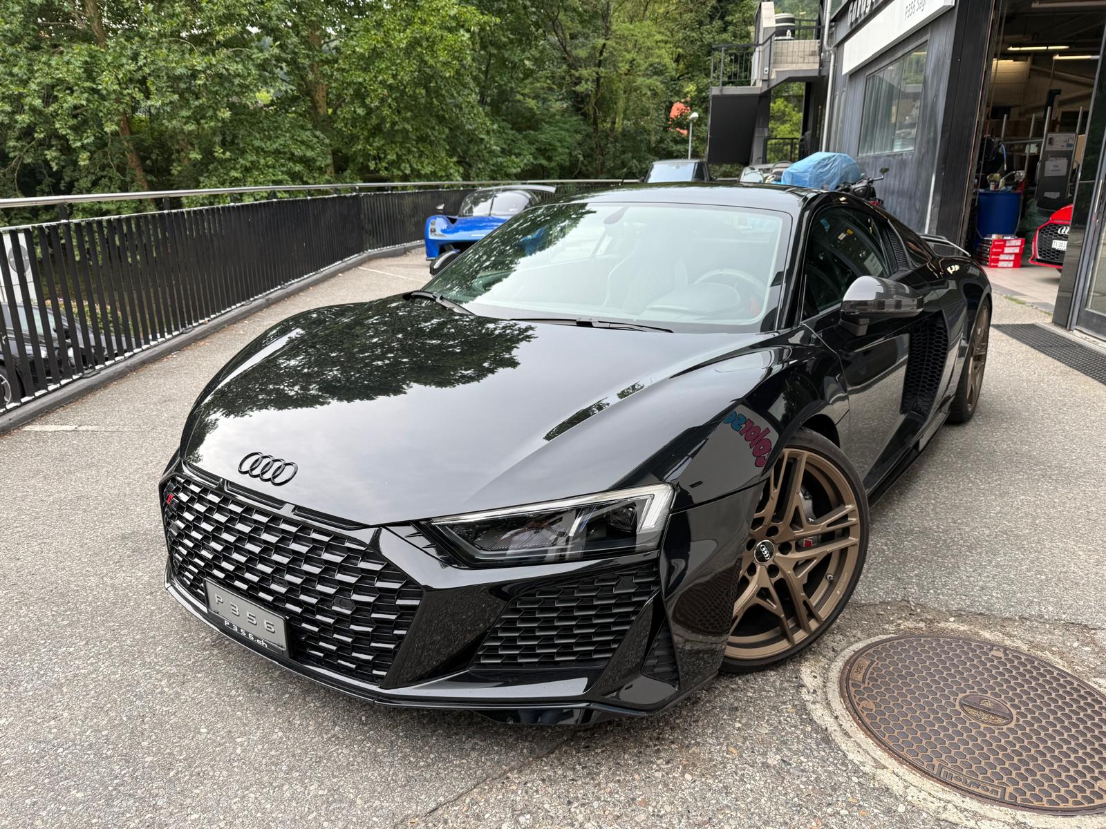 AUDI R8 Coupé performance S-Tronic-image-2