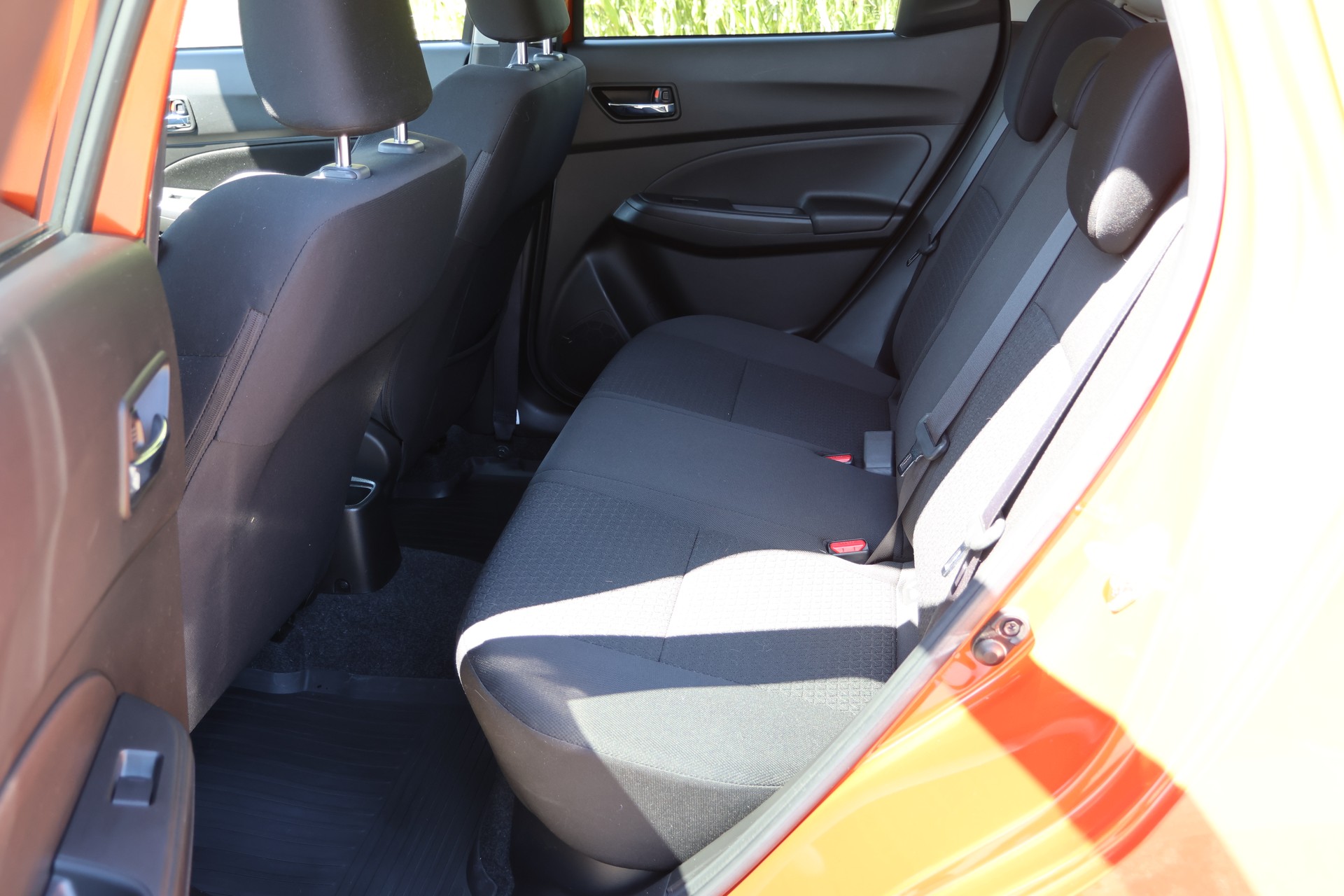 SUZUKI Swift 1.2i Compact Top Hybrid CVT-image-13