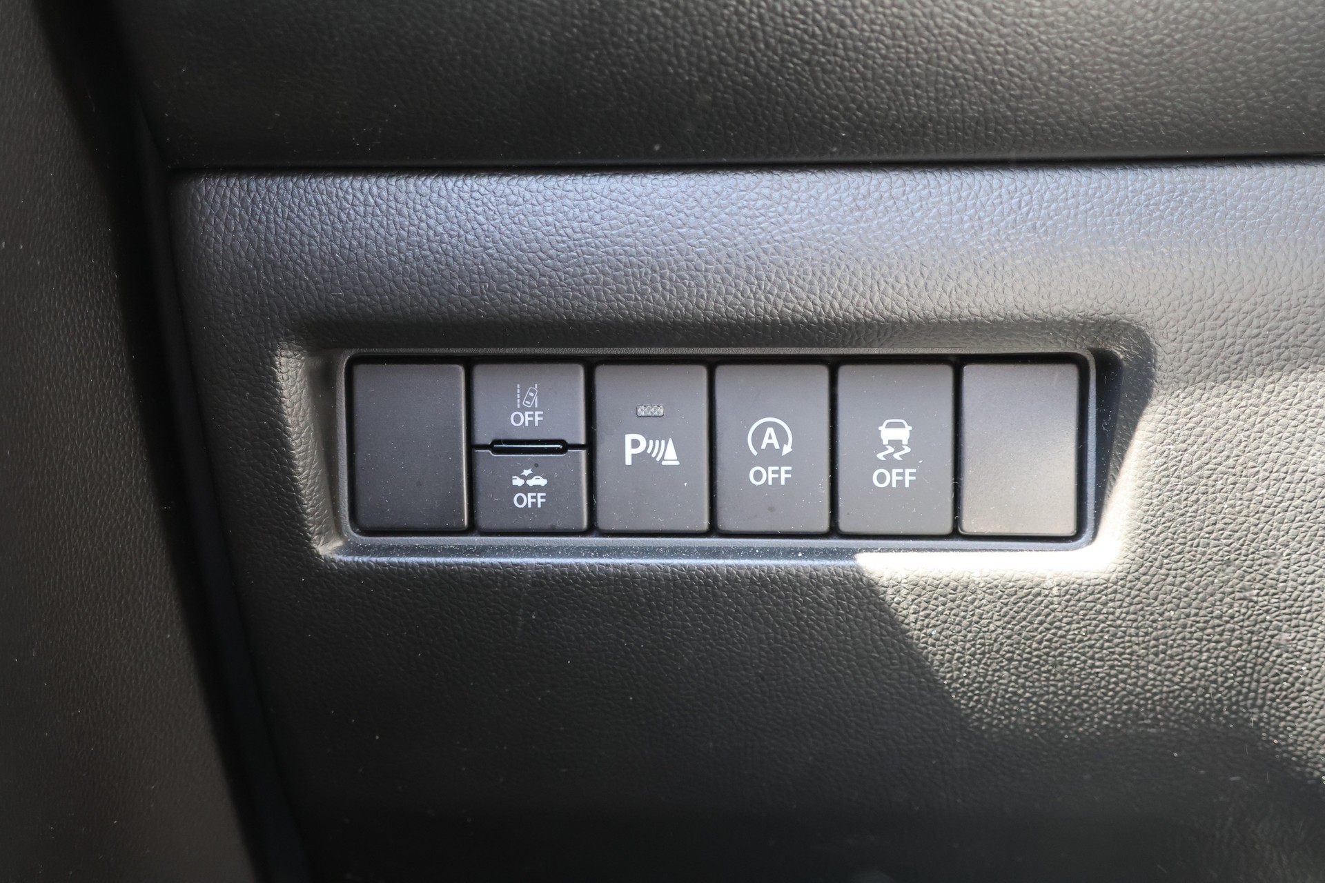 SUZUKI Swift 1.2i Compact Top Hybrid CVT-image-10