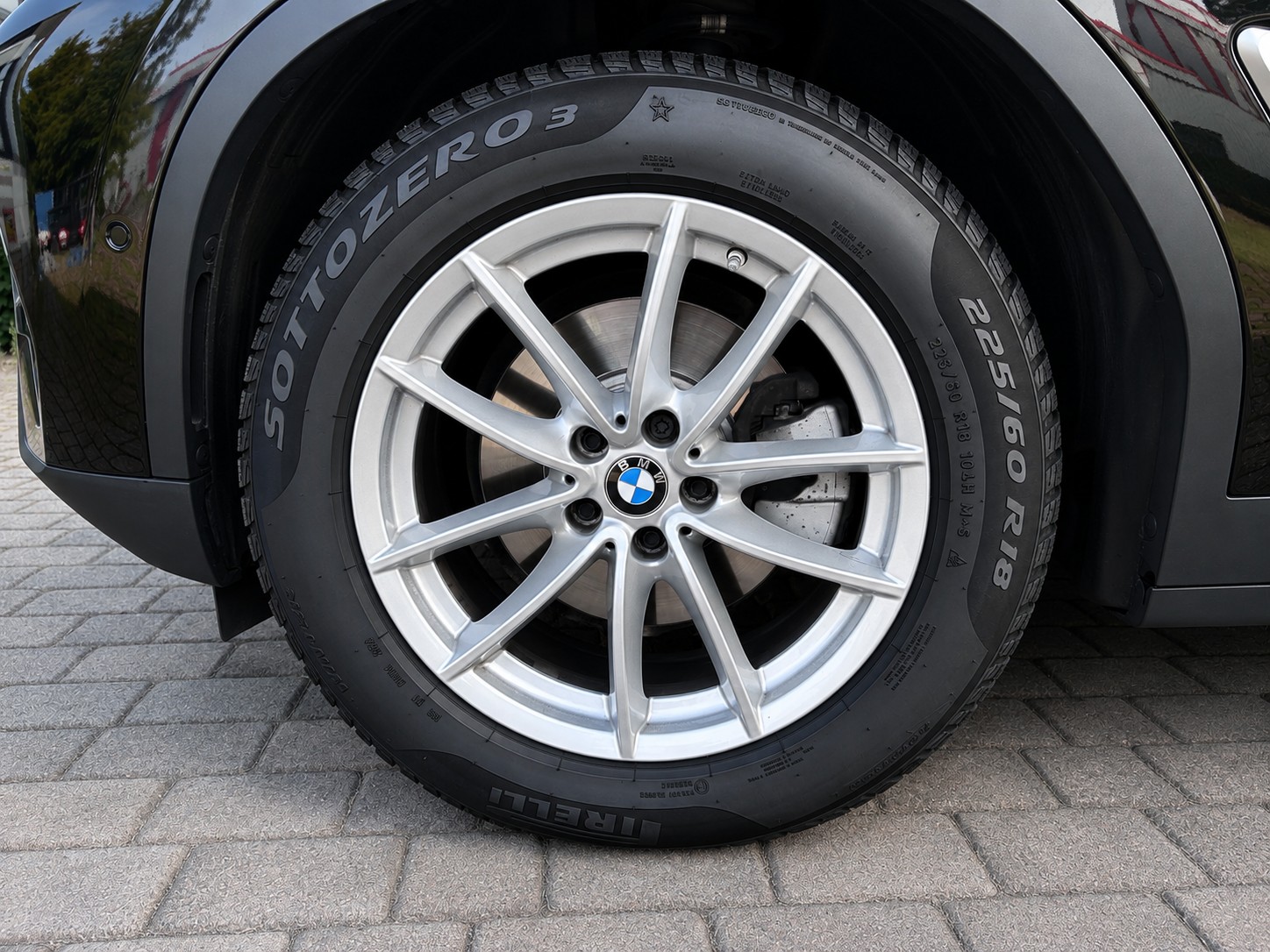 BMW X3 20d xDrive * CH FAHRZEUG *-image-18