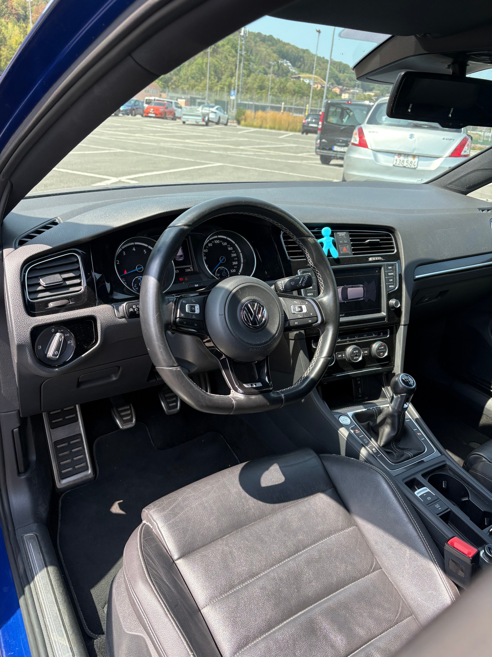 VW 2.0 TSI R 4 Motion-image-7