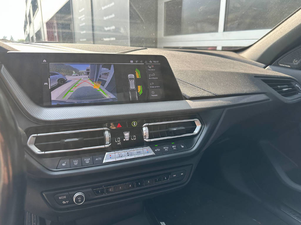 BMW M135i xDrive (CH)-image-12