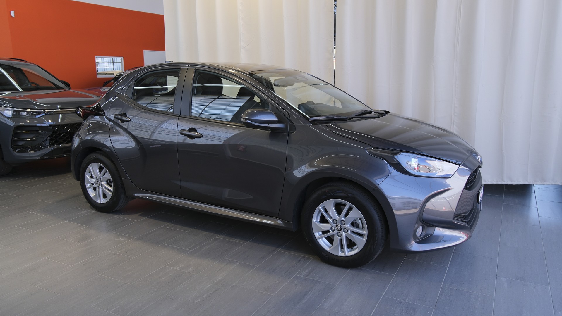 TOYOTA Yaris 1.5 Comfort e-CVT-image-26