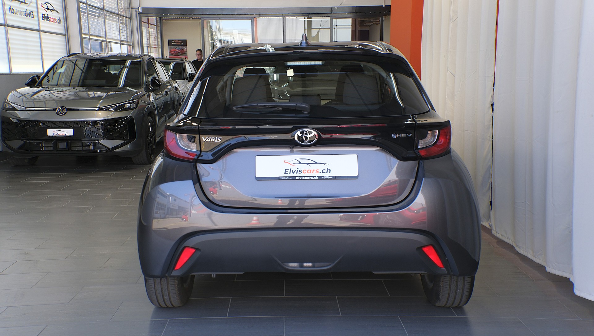TOYOTA Yaris 1.5 Comfort e-CVT-image-14