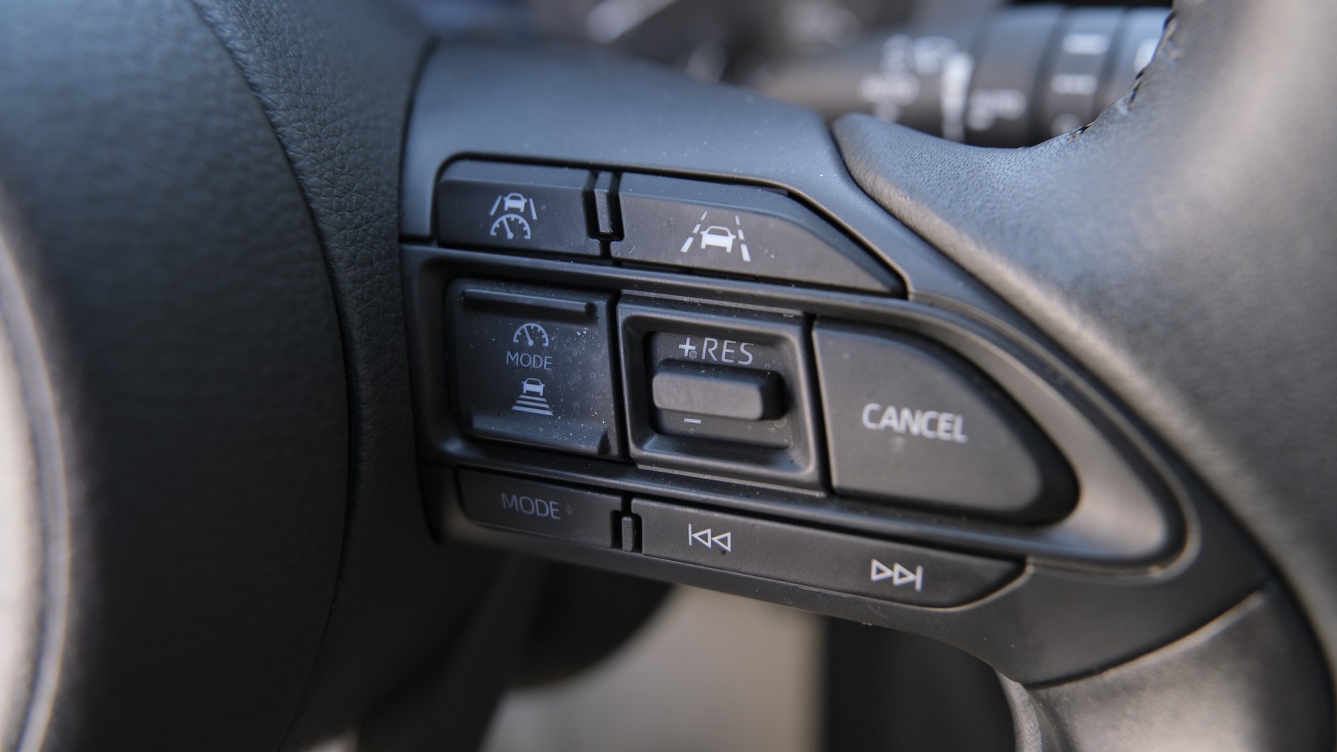 TOYOTA Yaris 1.5 Comfort e-CVT-image-20