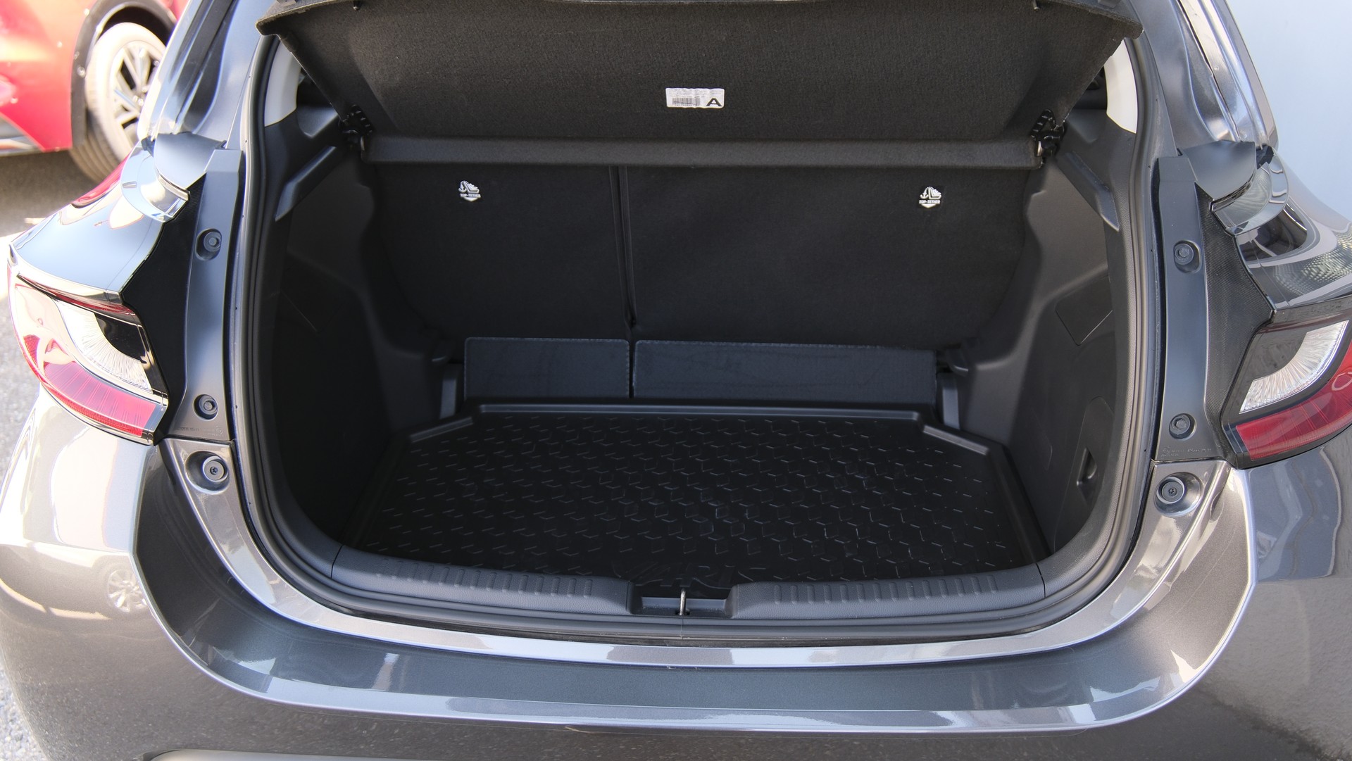 TOYOTA Yaris 1.5 Comfort e-CVT-image-22