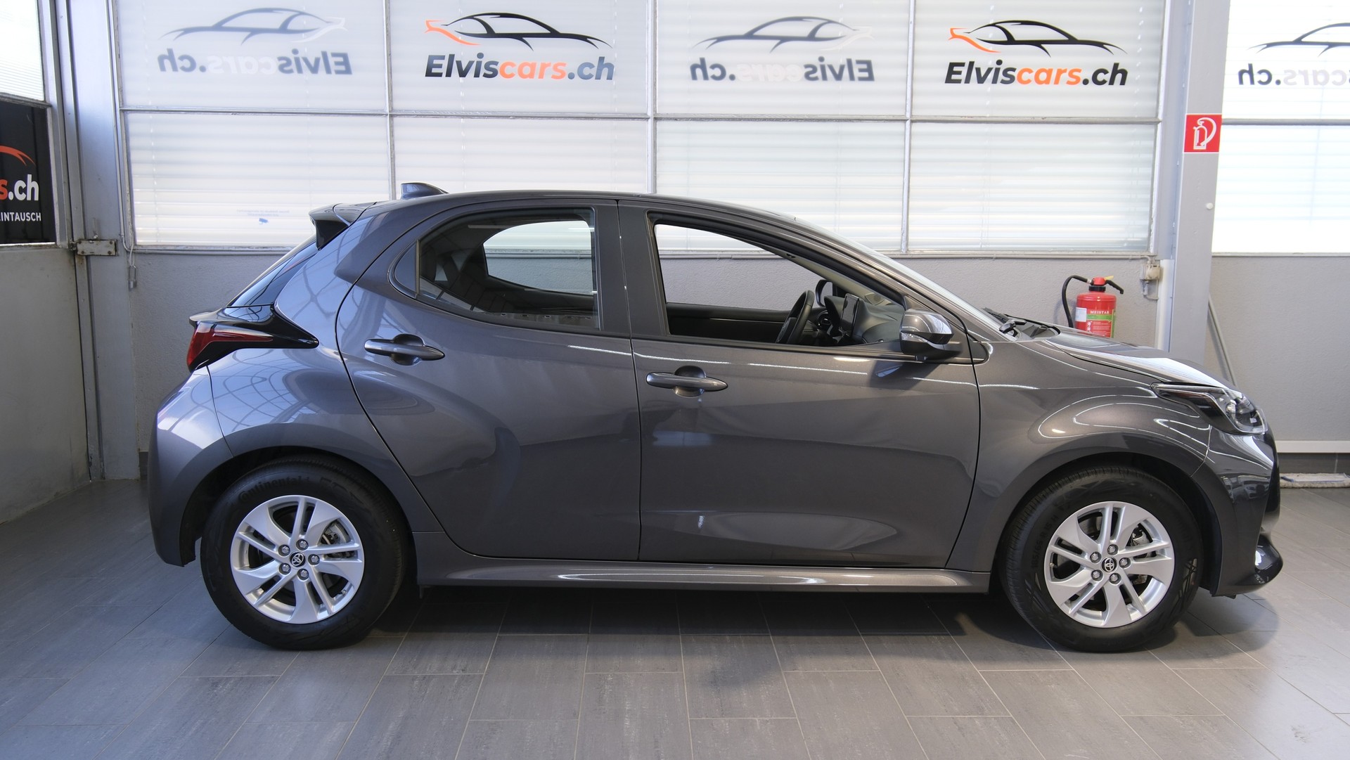 TOYOTA Yaris 1.5 Comfort e-CVT-image-25