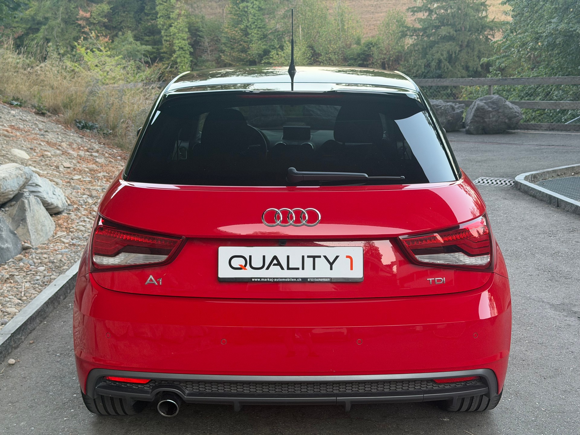 AUDI A1 Sportback 1.6 TDI S-Line S-tronic-image-4