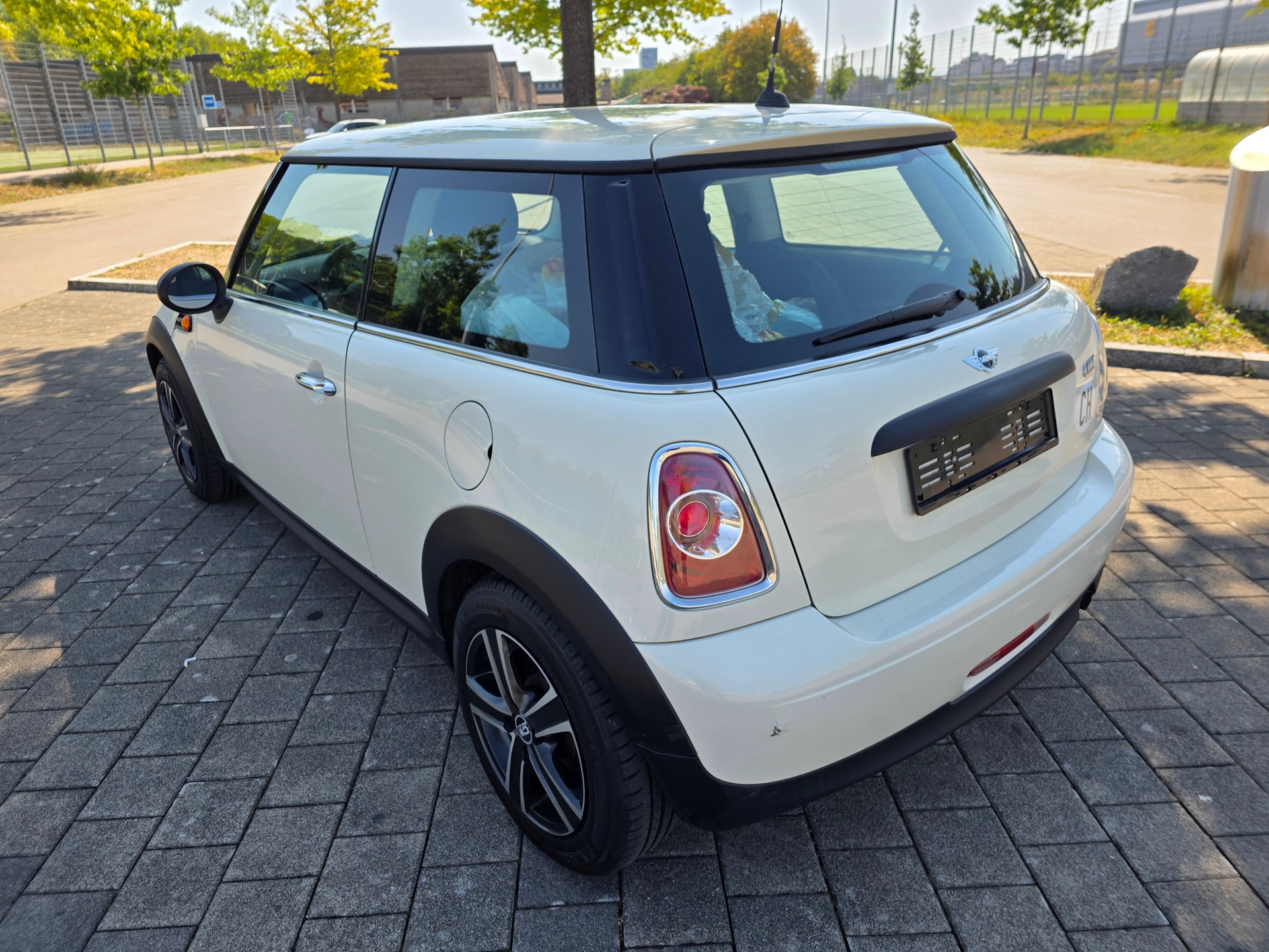 MINI One-image-8