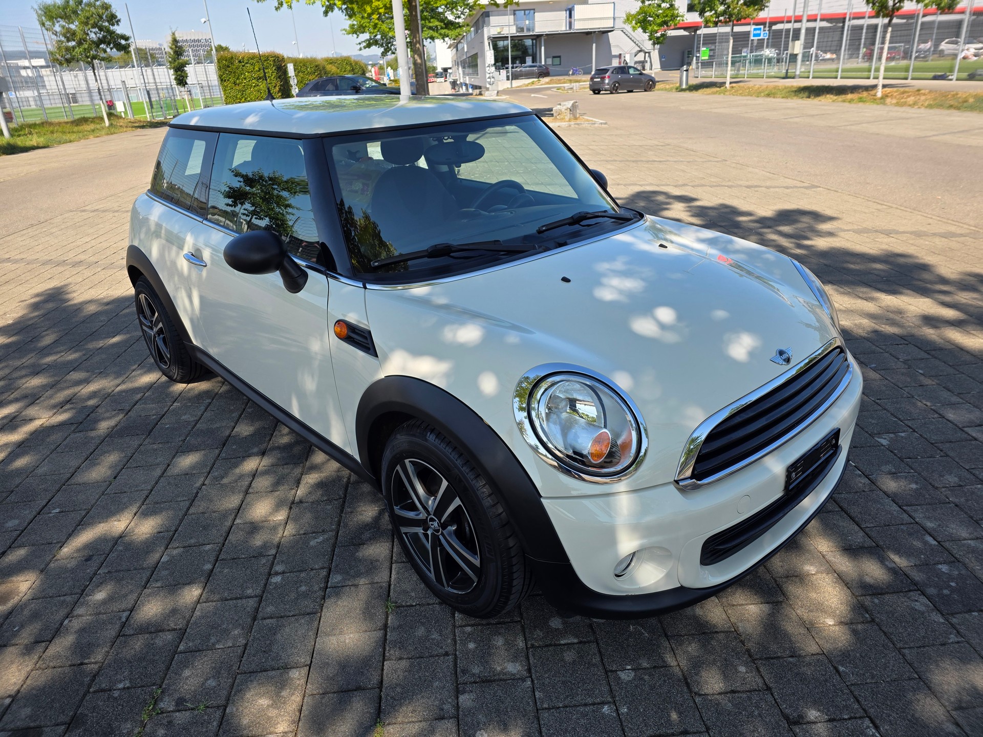 MINI One-image-2