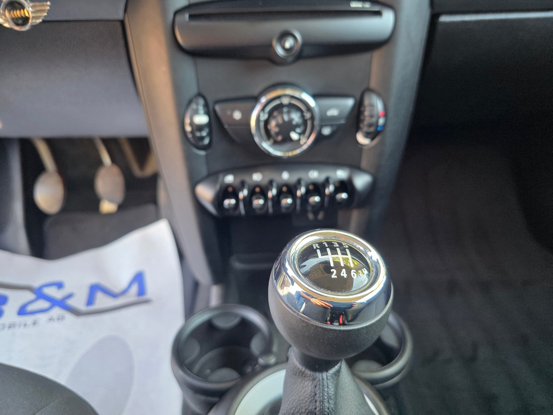 MINI One-image-13