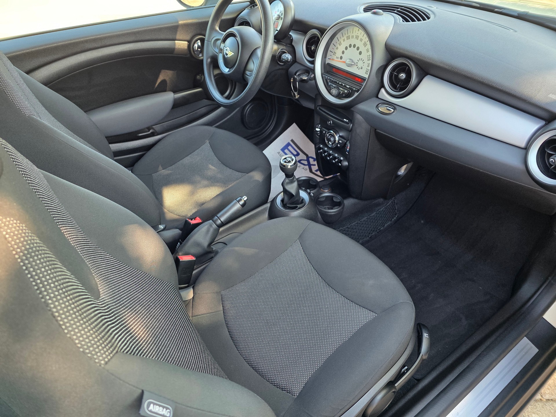 MINI One-image-5
