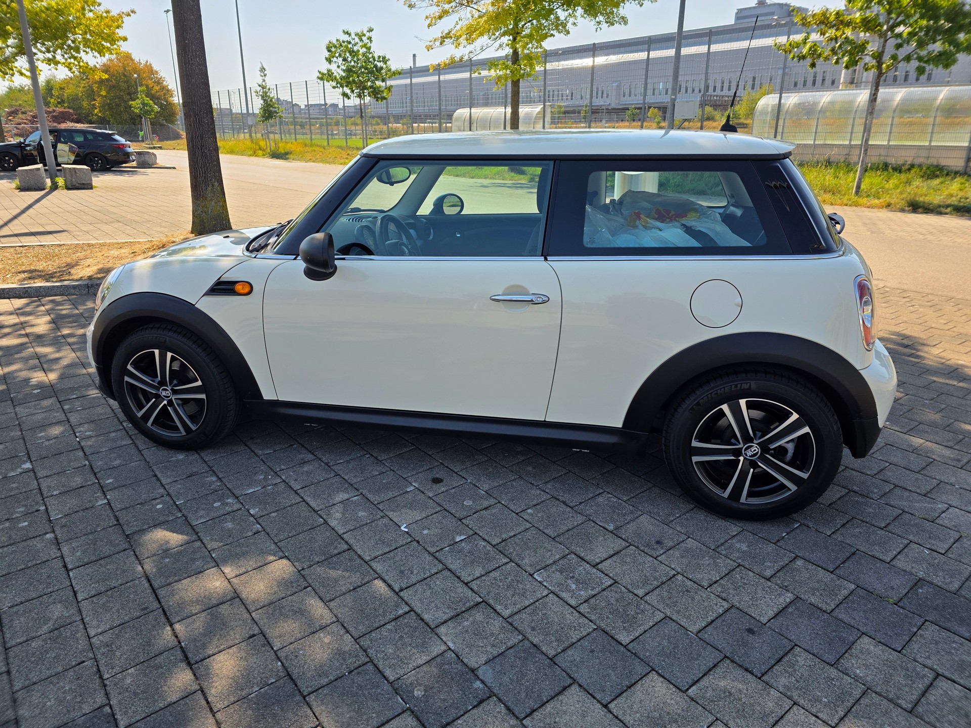 MINI One-image-9