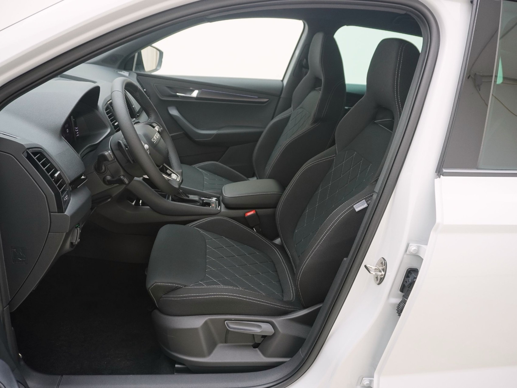 SKODA Karoq 2.0 TSI SportLine DSG 4x4-image-12