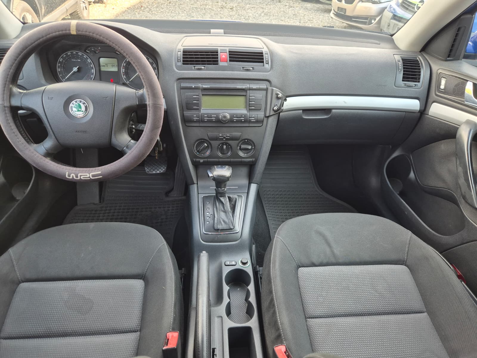 SKODA Octavia 1.6 Ambiente-image-7