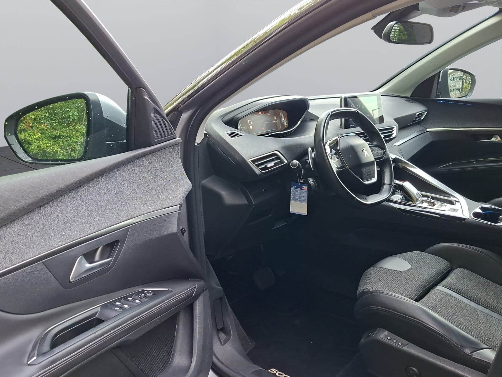 PEUGEOT 5008 1.6 THP Allure EAT-image-11