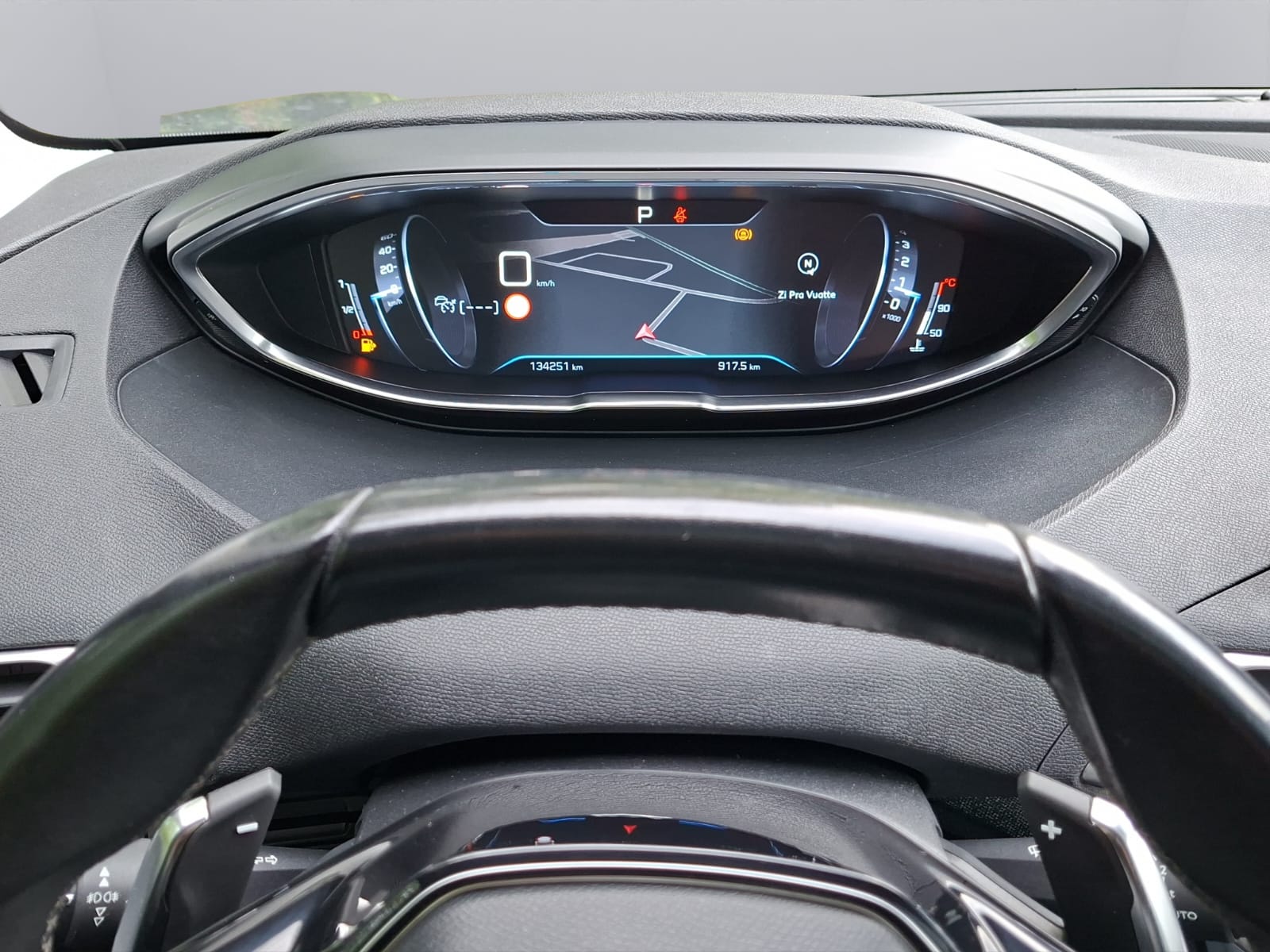 PEUGEOT 5008 1.6 THP Allure EAT-image-17