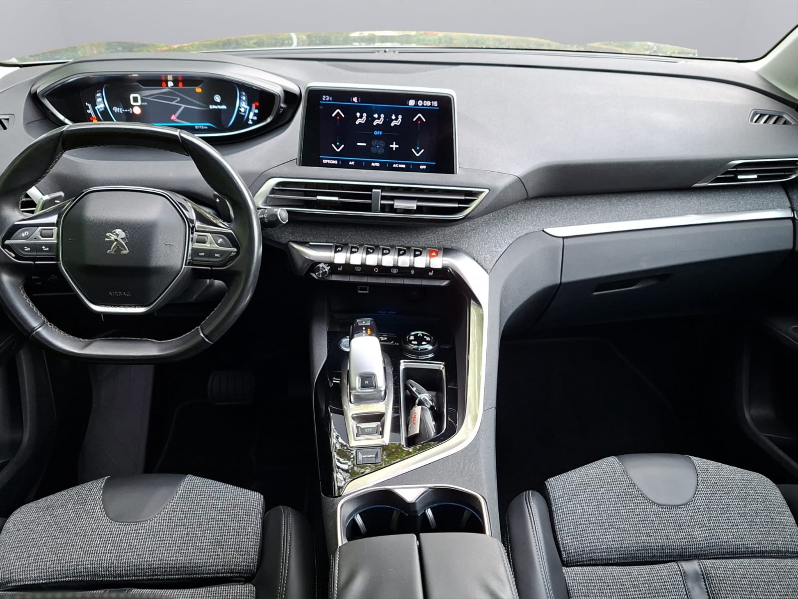 PEUGEOT 5008 1.6 THP Allure EAT-image-12