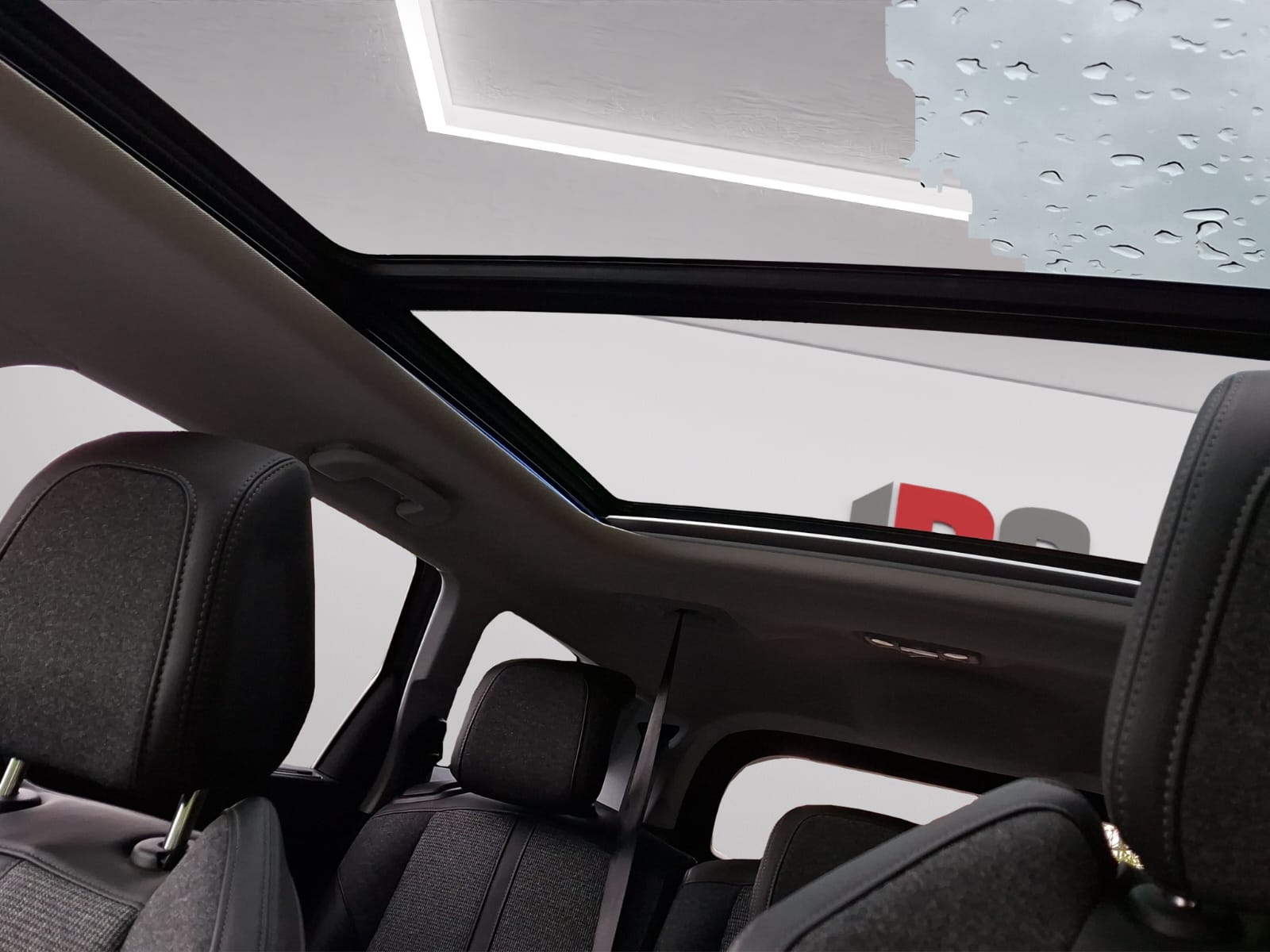 PEUGEOT 5008 1.6 THP Allure EAT-image-18