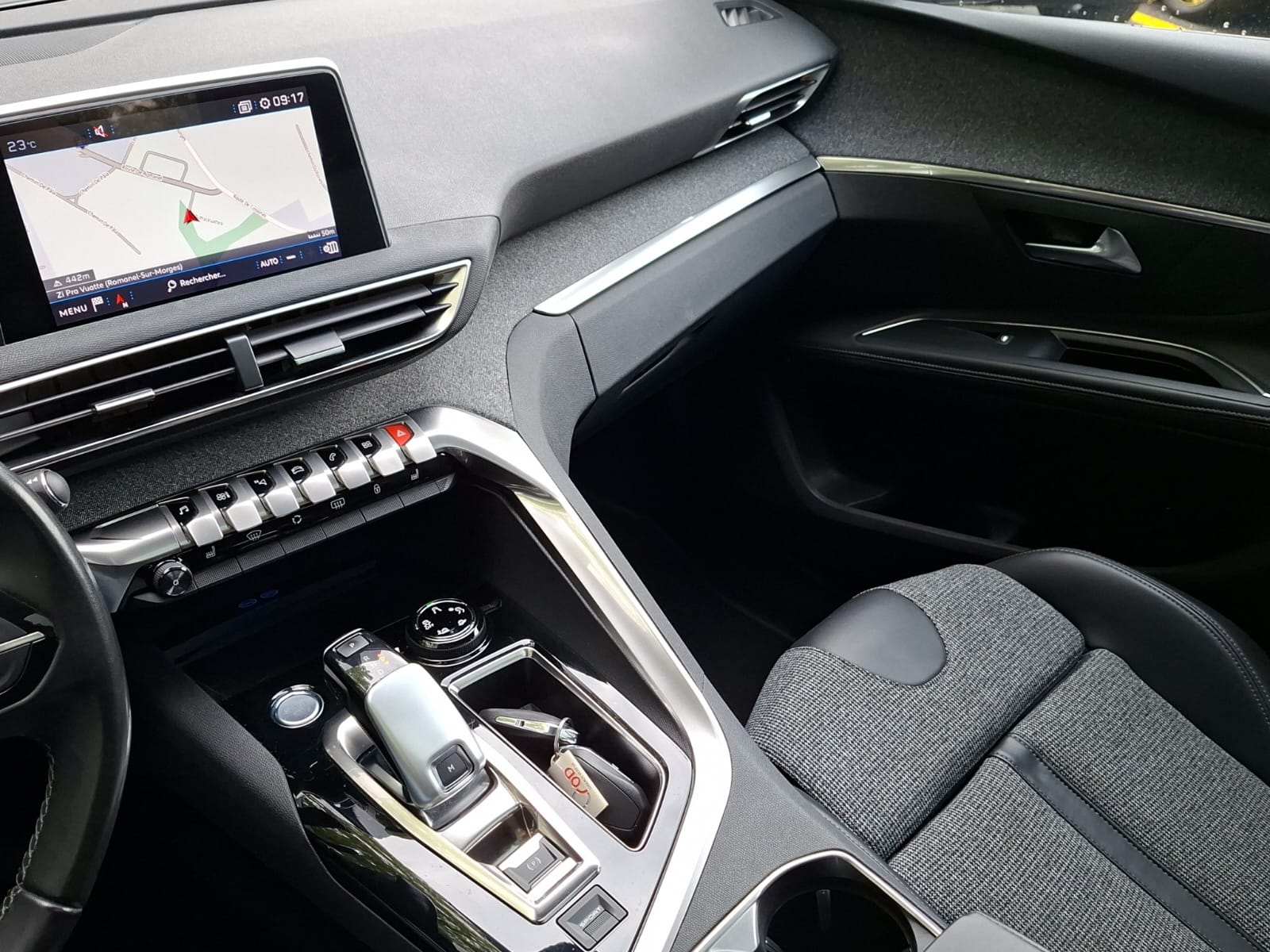 PEUGEOT 5008 1.6 THP Allure EAT-image-14