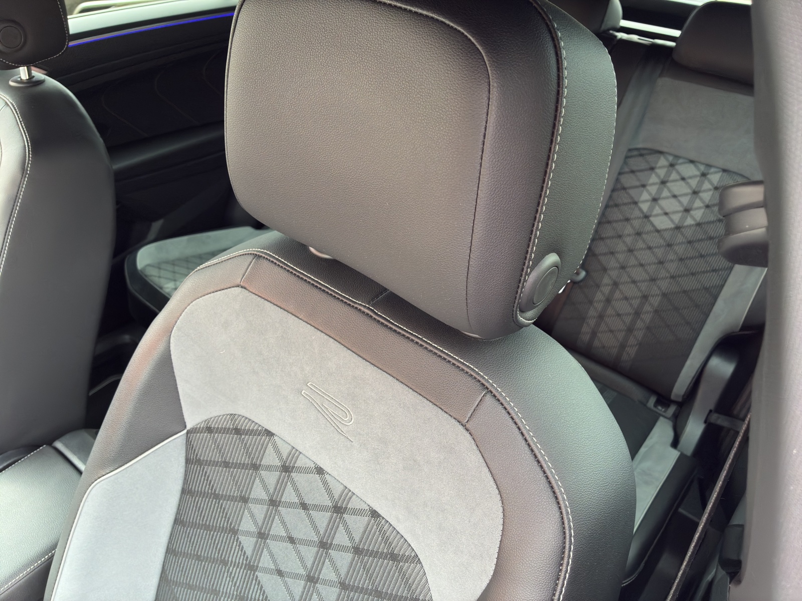 VW Tiguan Allspace 2.0 TDI SCR R-Line 4Motion DSG-image-12