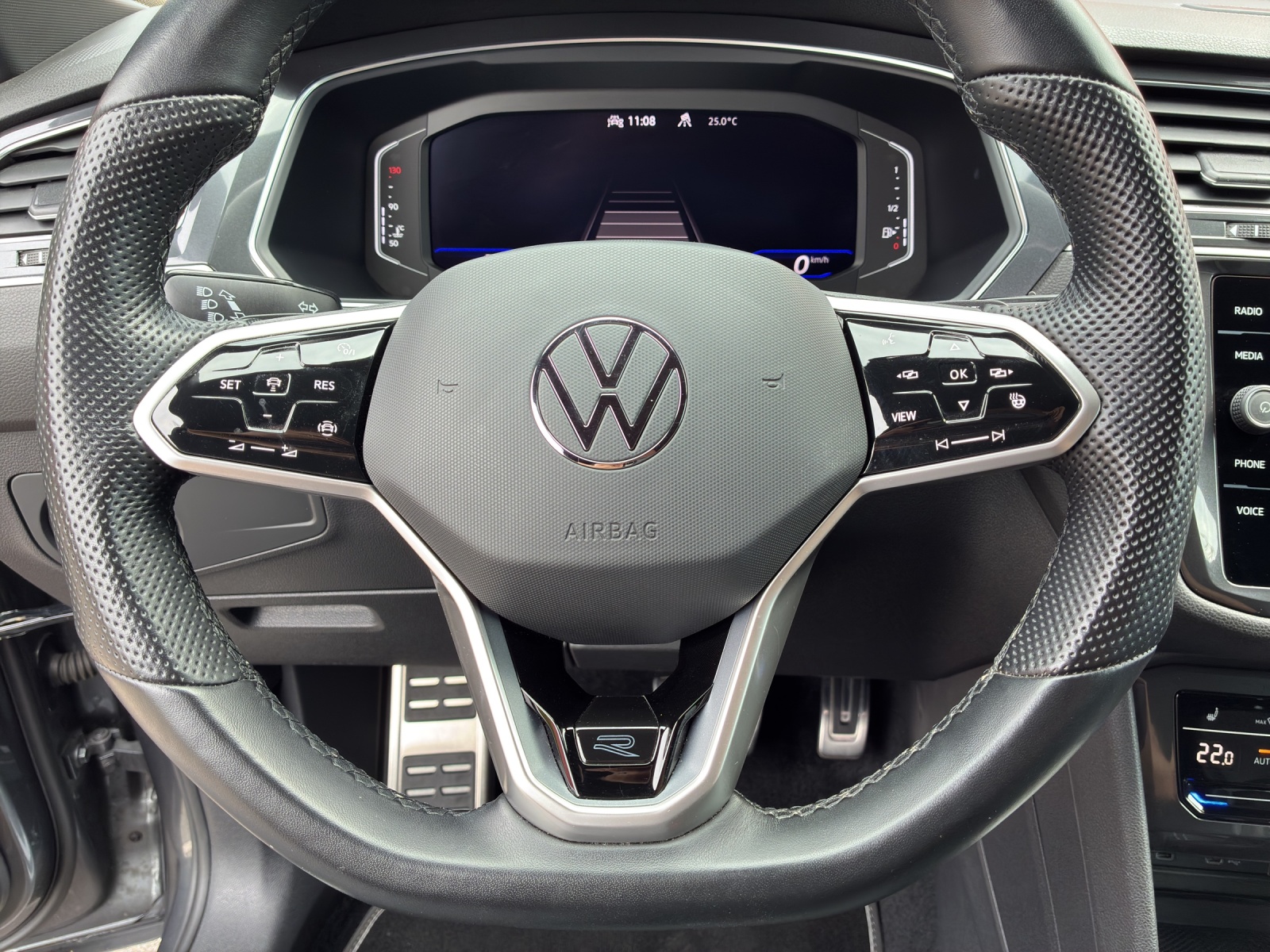 VW Tiguan Allspace 2.0 TDI SCR R-Line 4Motion DSG-image-13