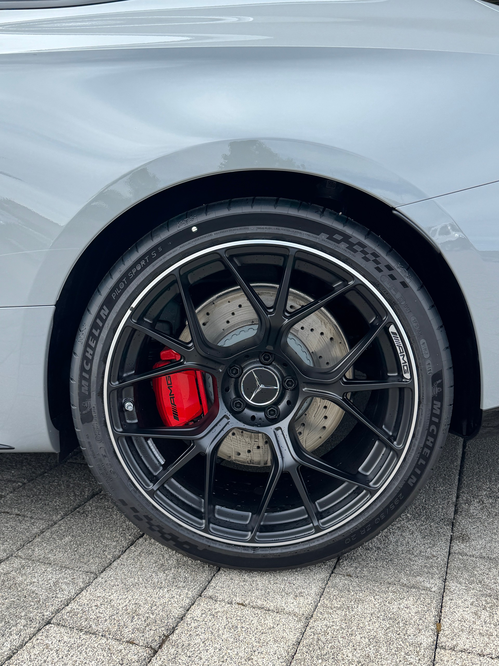 MERCEDES-BENZ AMG CLE 53 Coupé 4Matic+-image-3